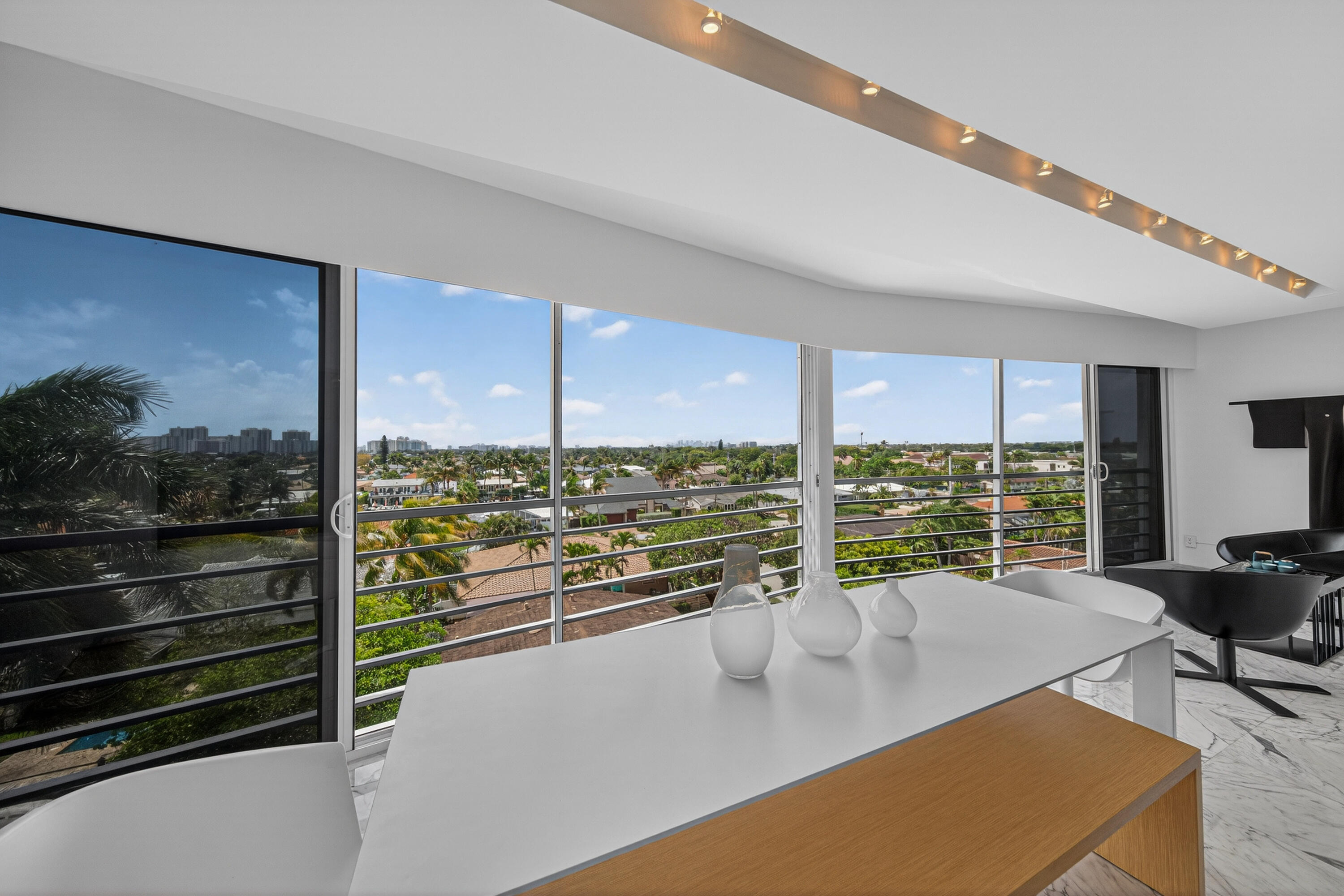 3050 NE 47th #607, Fort Lauderdale FL 33308