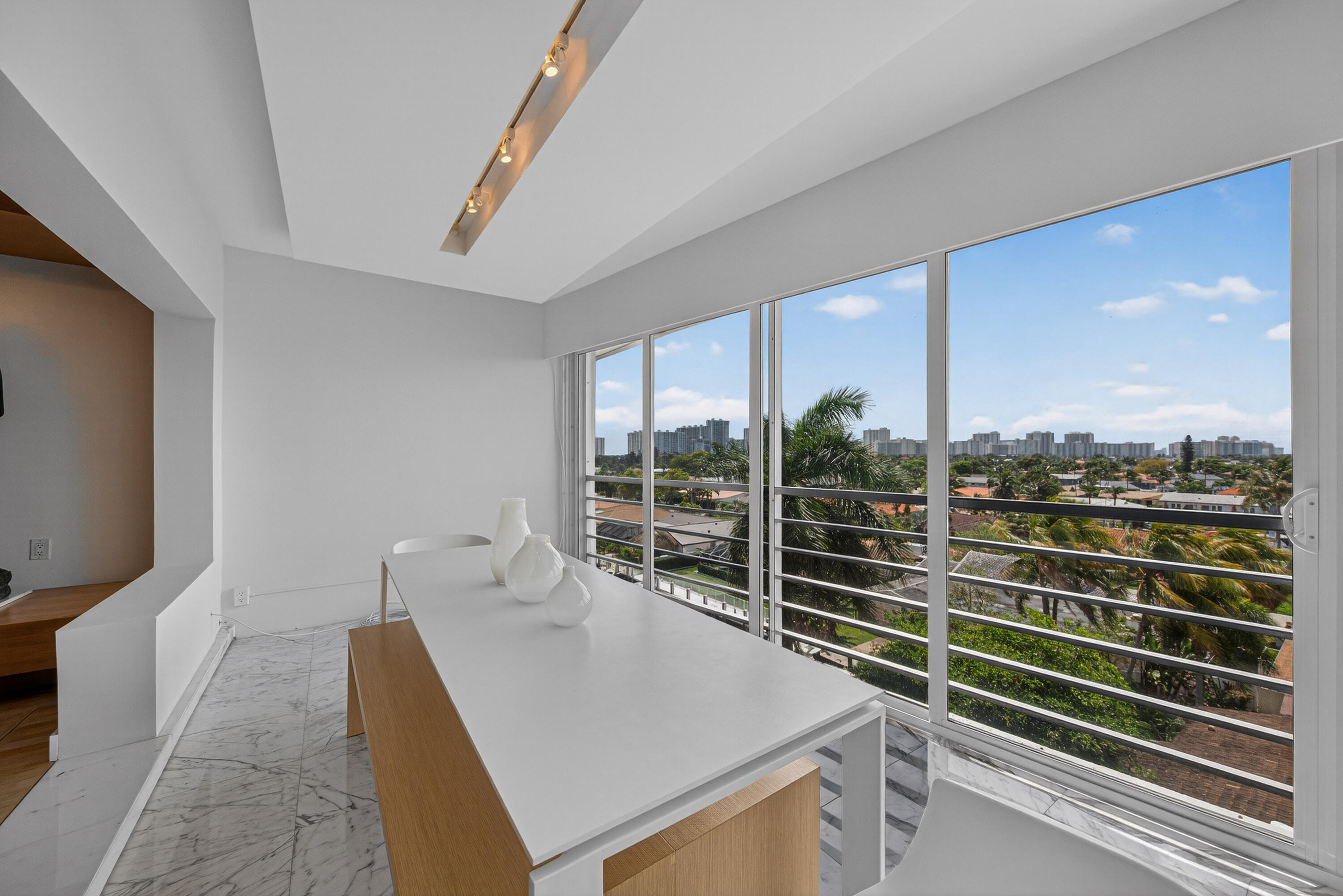 3050 NE 47th #607, Fort Lauderdale FL 33308