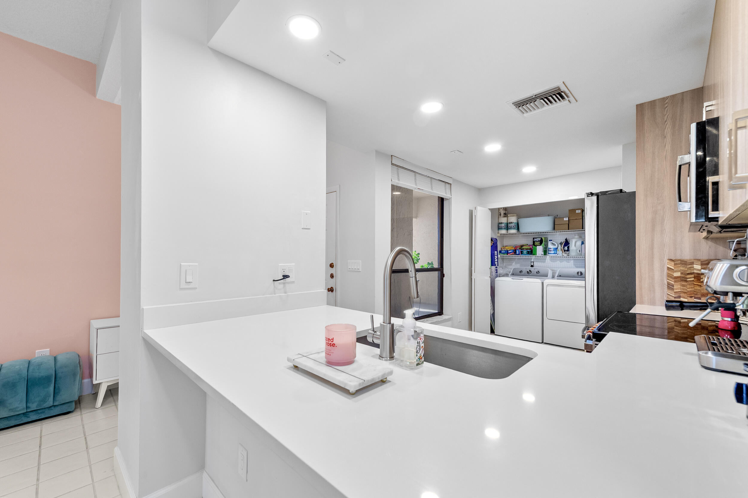 7460 La Paz #304, Boca Raton FL 33433