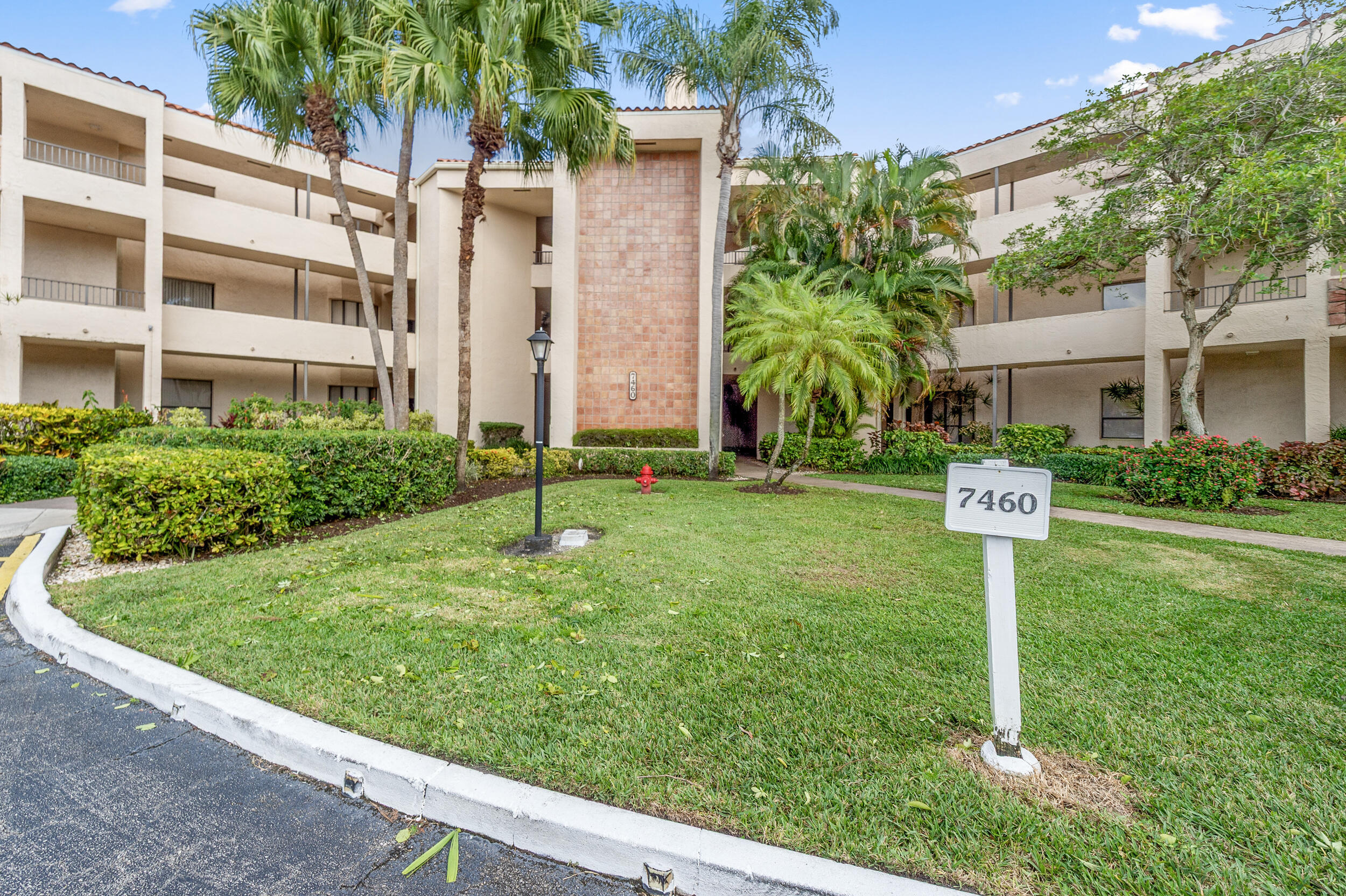 7460 La Paz #304, Boca Raton FL 33433