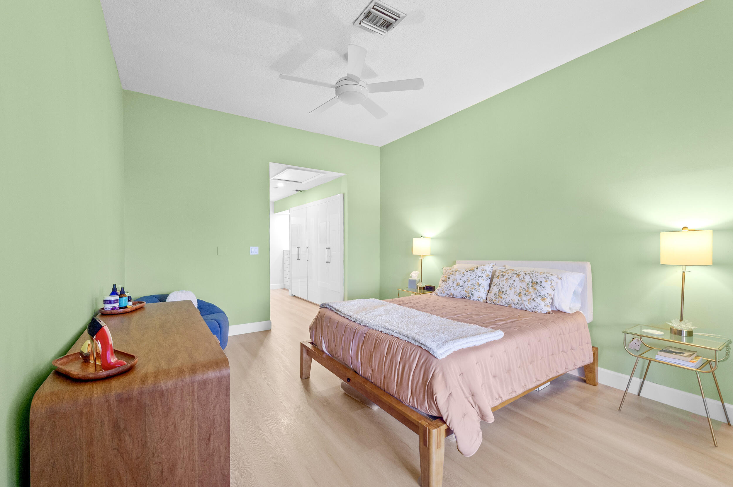 7460 La Paz #304, Boca Raton FL 33433