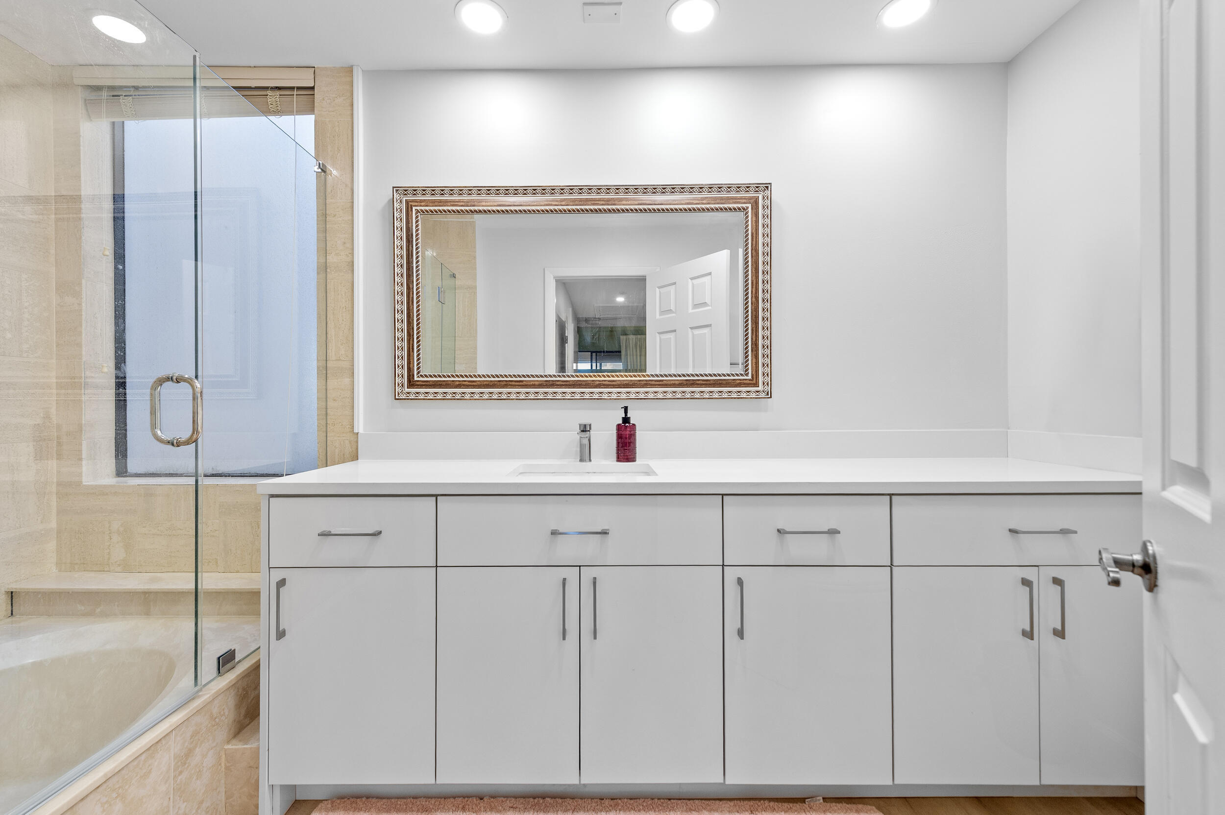 7460 La Paz #304, Boca Raton FL 33433