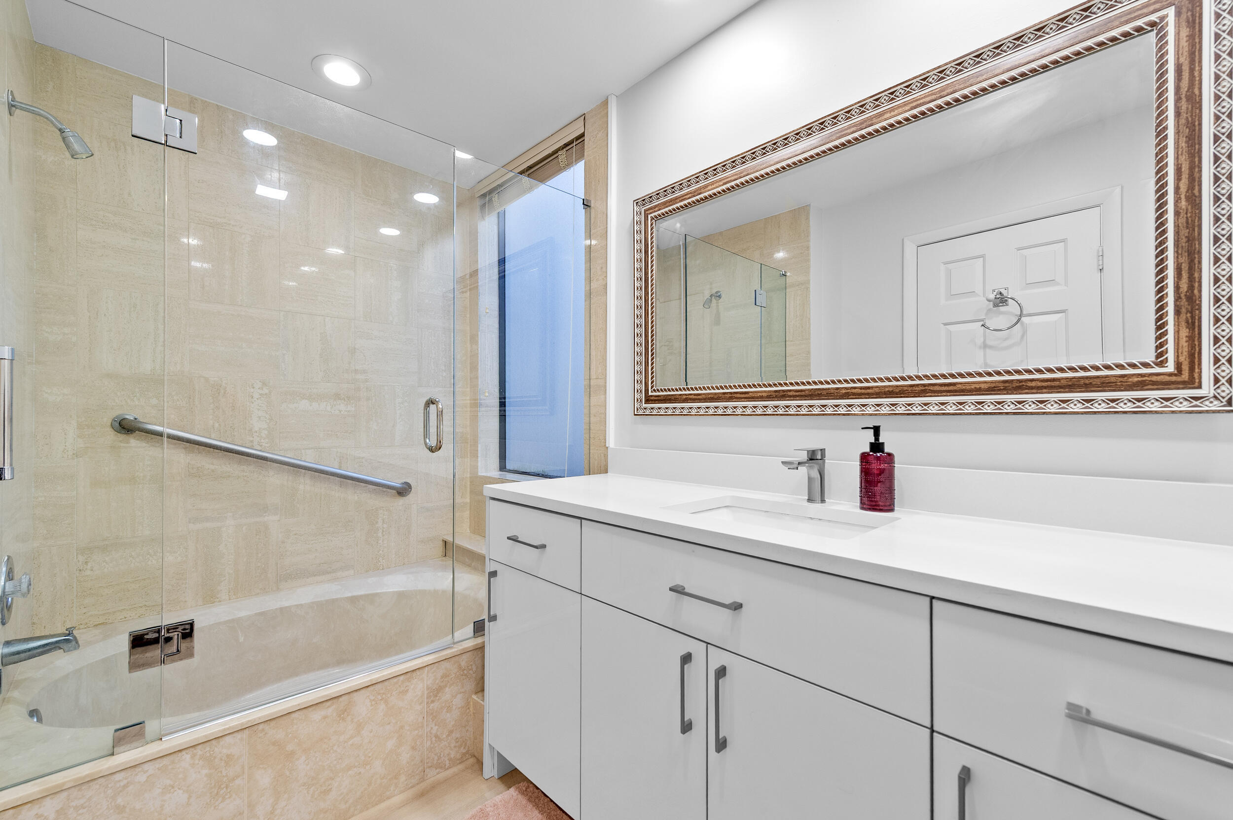 7460 La Paz #304, Boca Raton FL 33433