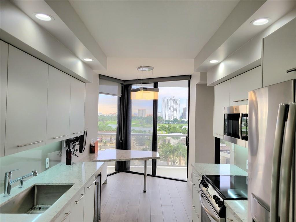 20281 E Country Club #503, Aventura FL 33180