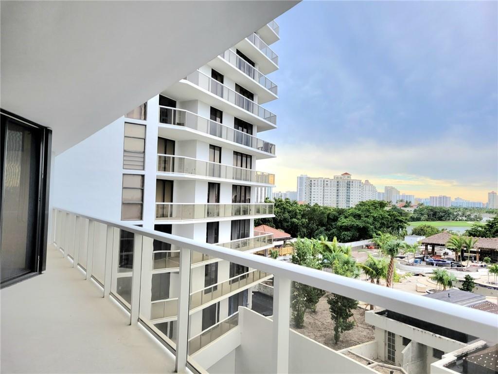 20281 E Country Club #503, Aventura FL 33180
