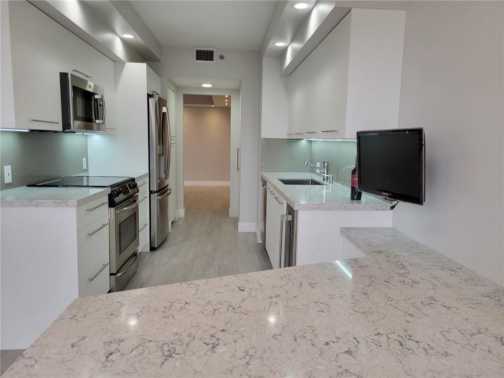 20281 E Country Club #503, Aventura FL 33180