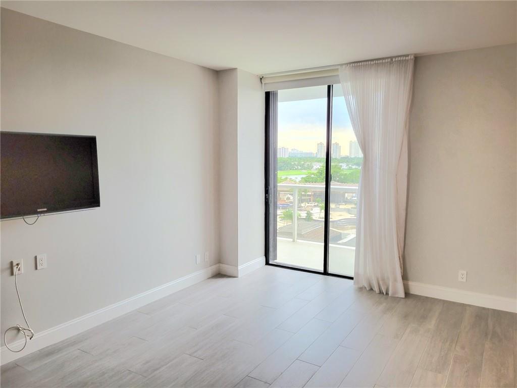 20281 E Country Club #503, Aventura FL 33180
