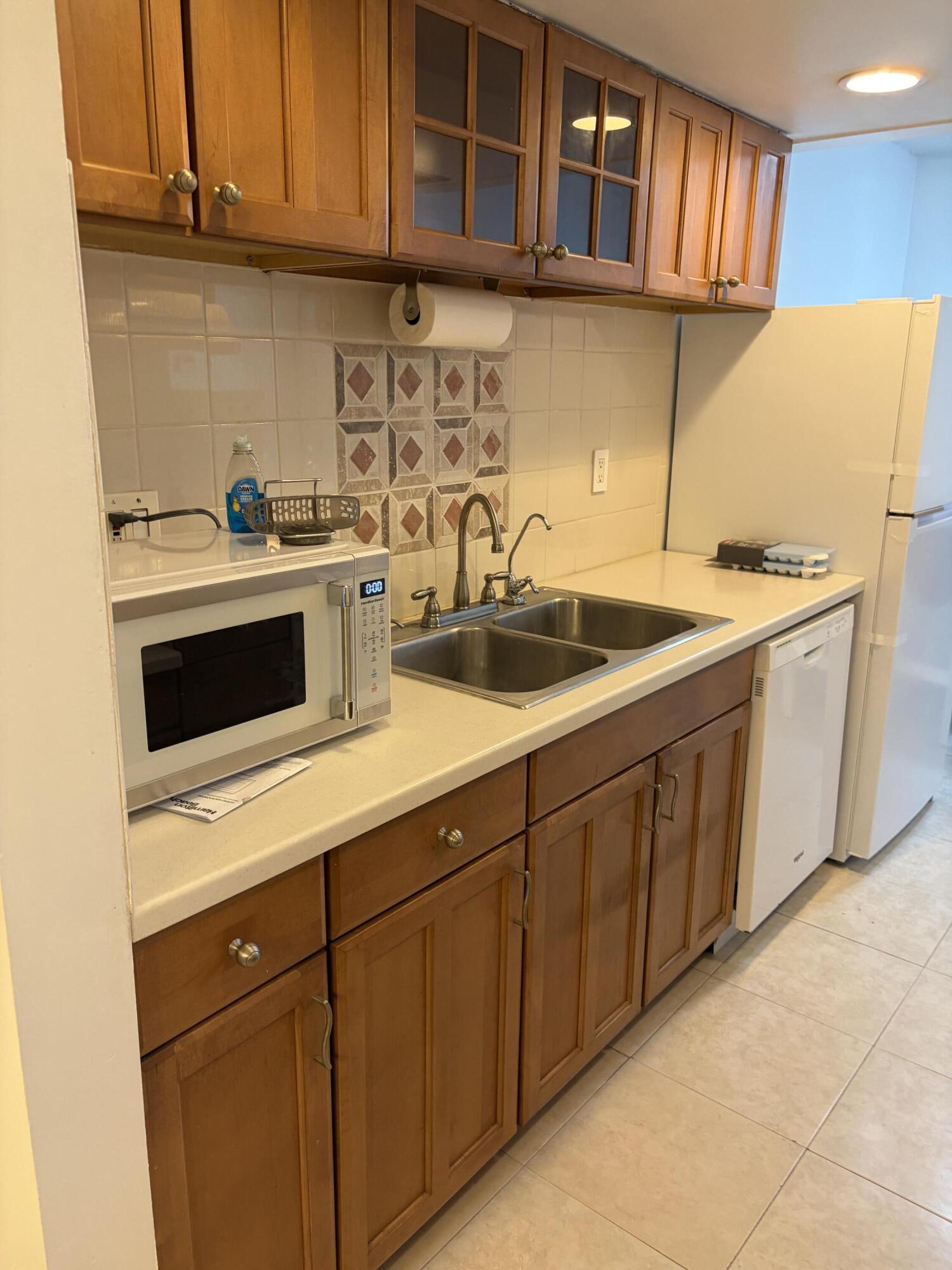 3341 NW 47th #301, Lauderdale Lakes FL 33319