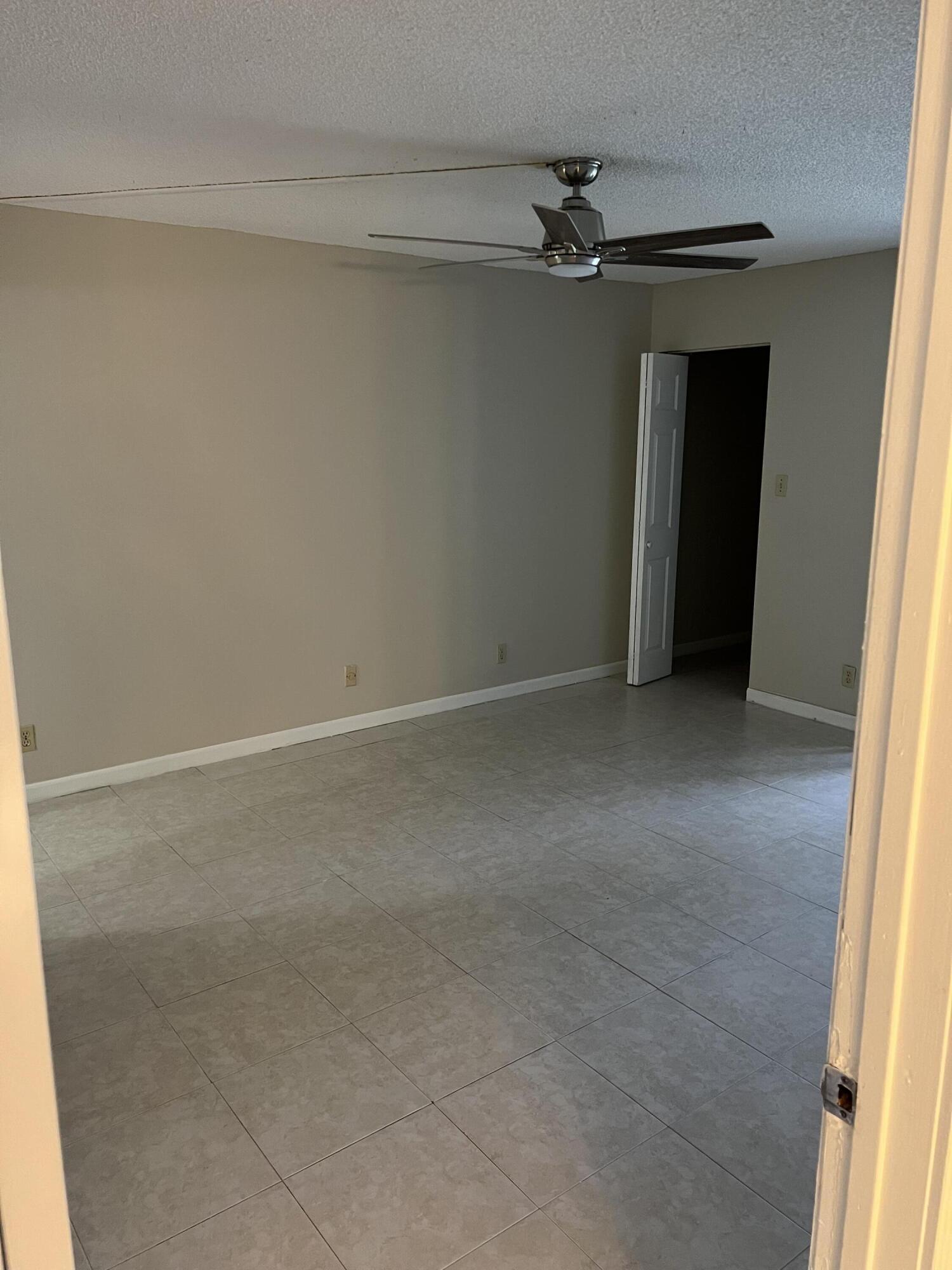 3341 NW 47th #301, Lauderdale Lakes FL 33319