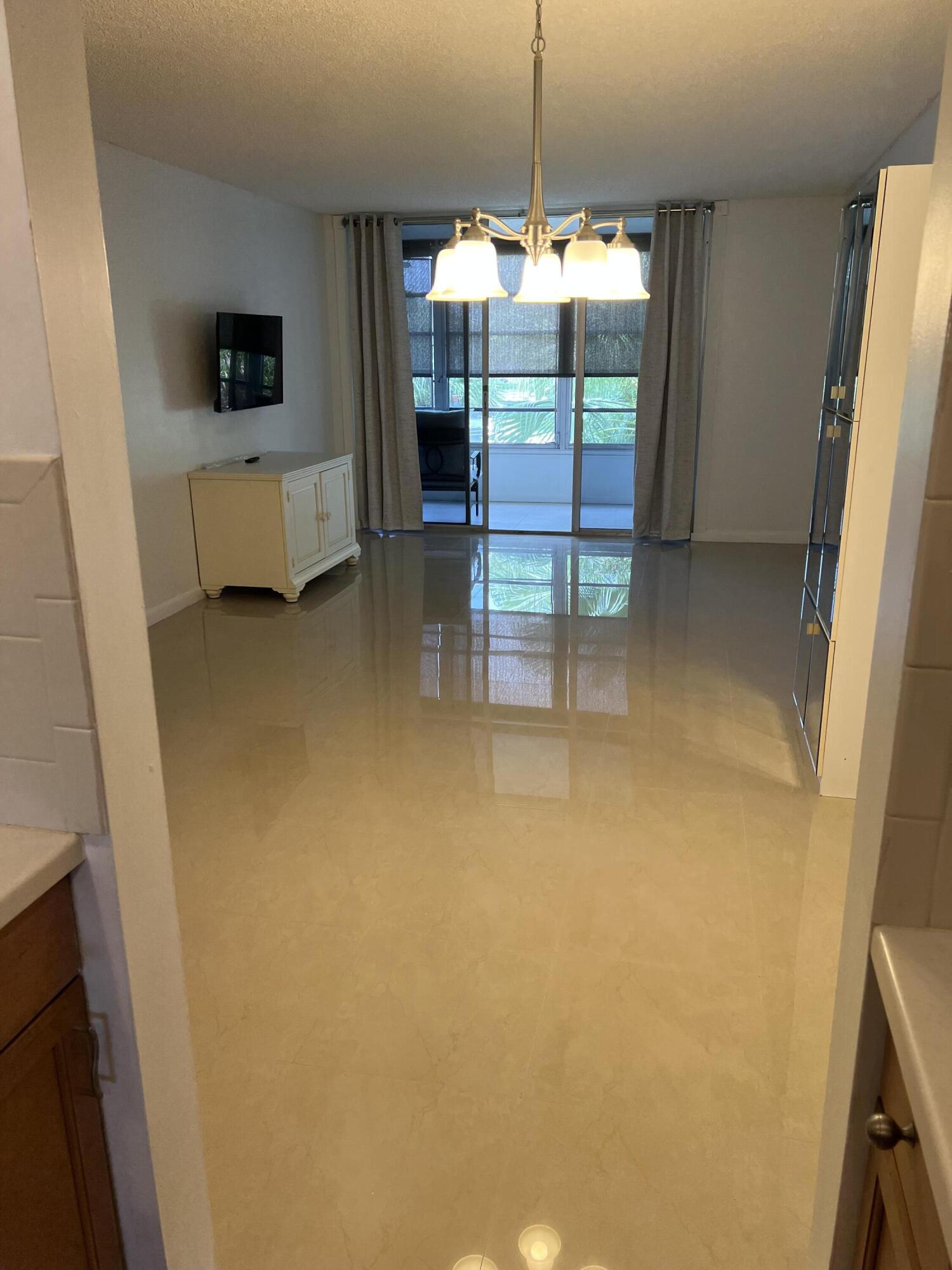 3341 NW 47th #301, Lauderdale Lakes FL 33319