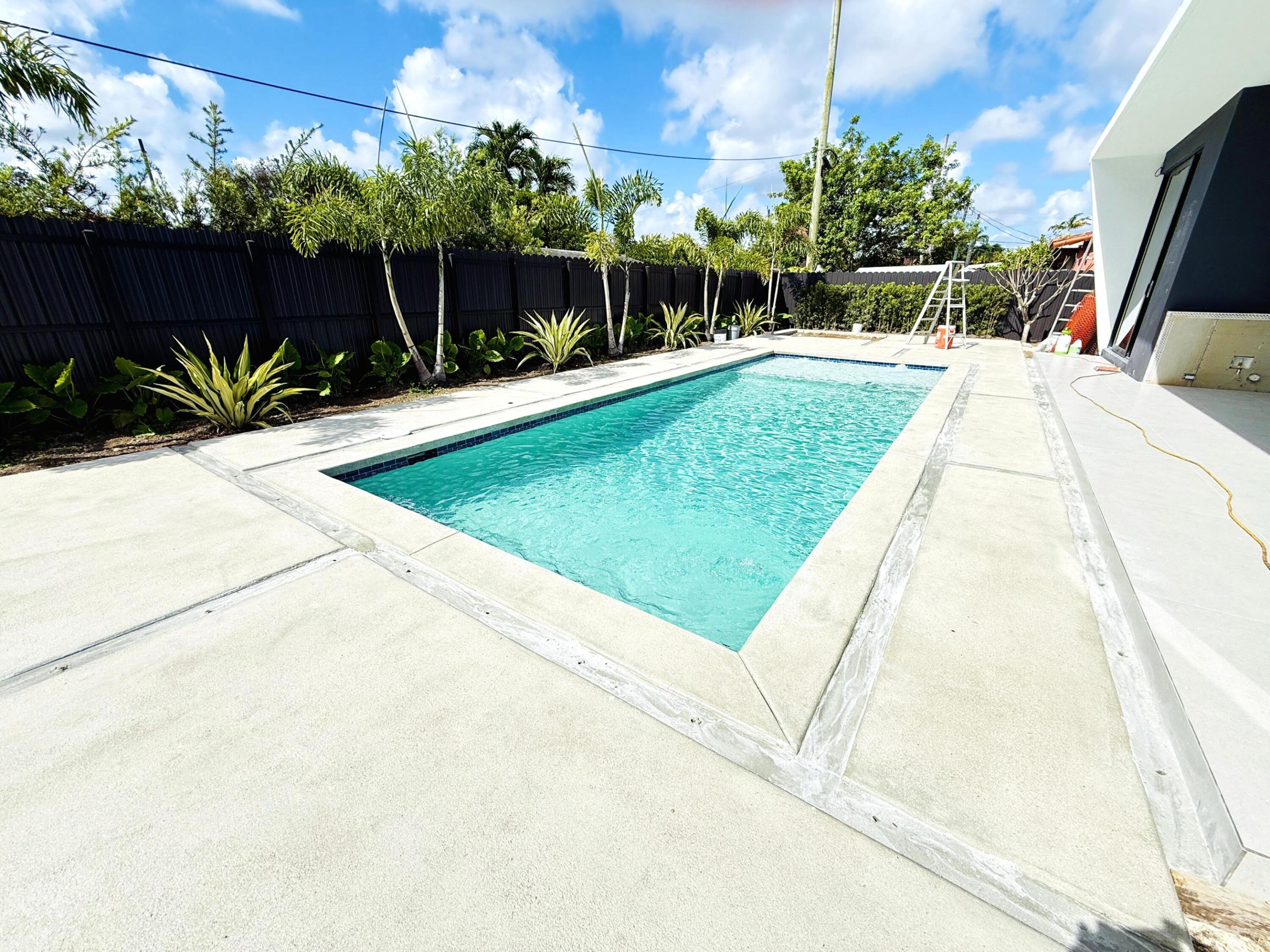 8966 SW 40th, Miami FL 33165