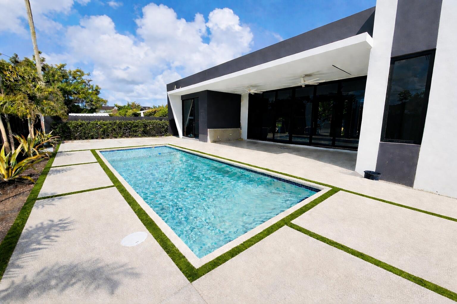 8966 SW 40th, Miami FL 33165