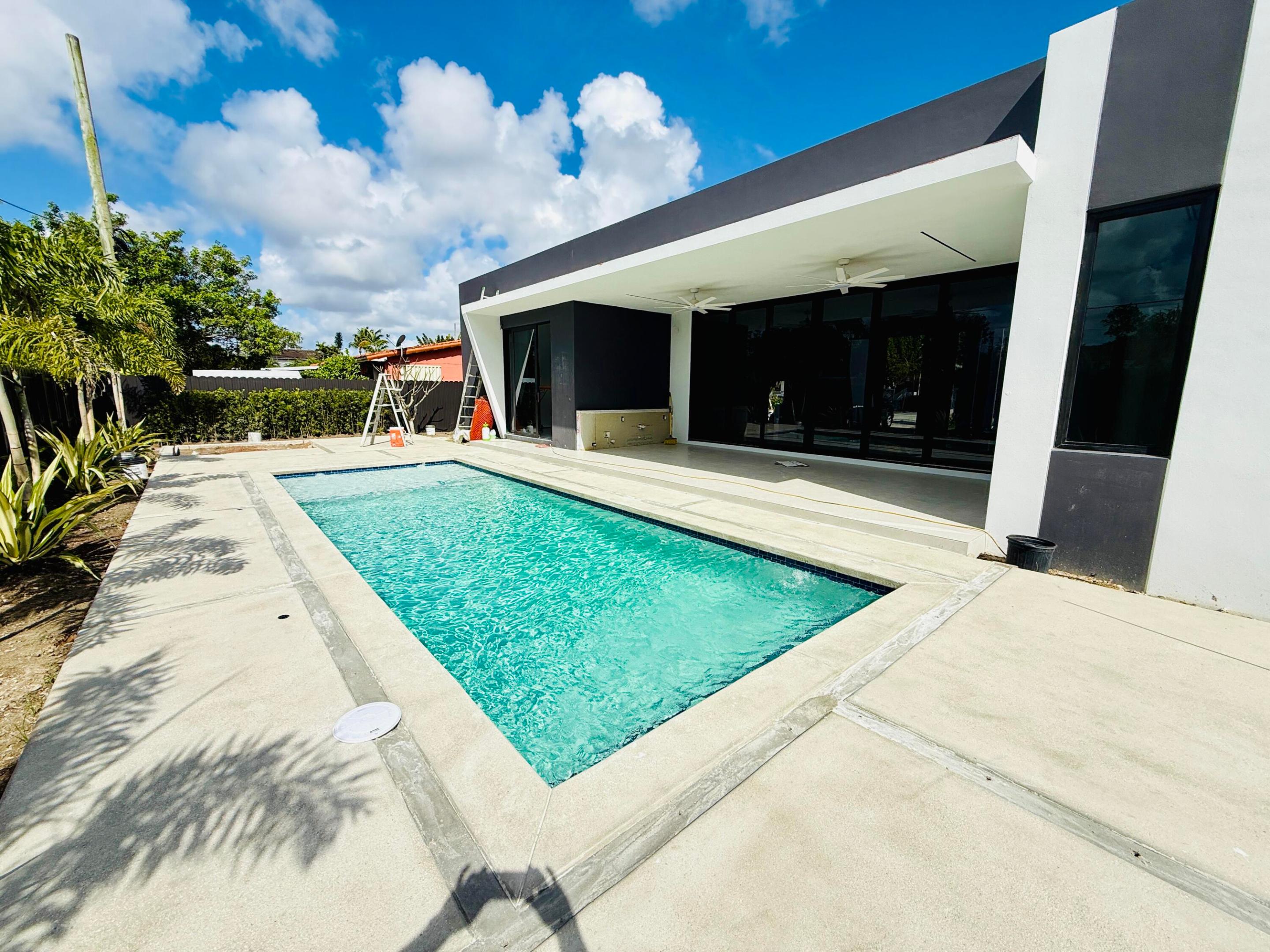 8966 SW 40th, Miami FL 33165