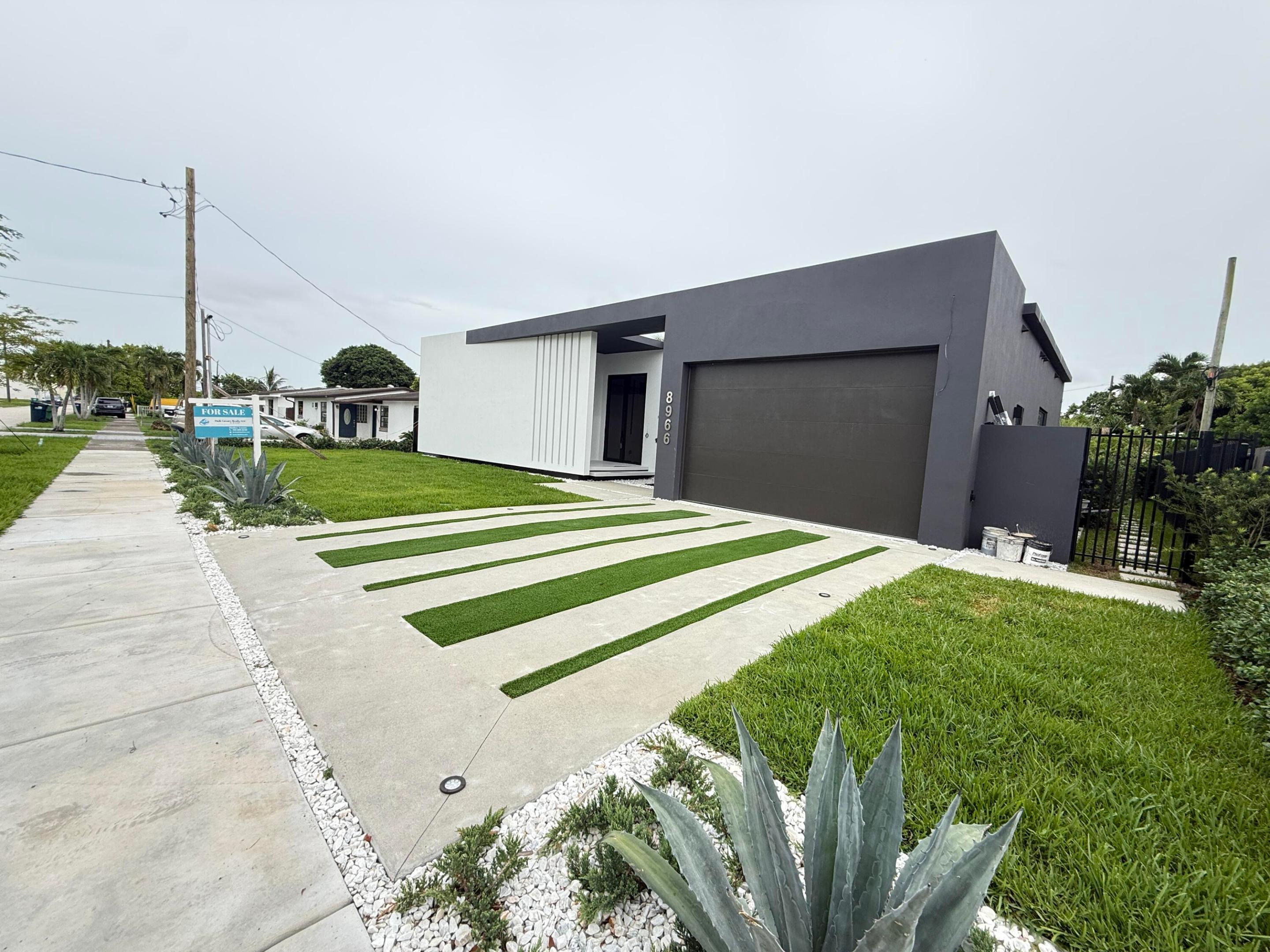 8966 SW 40th, Miami FL 33165