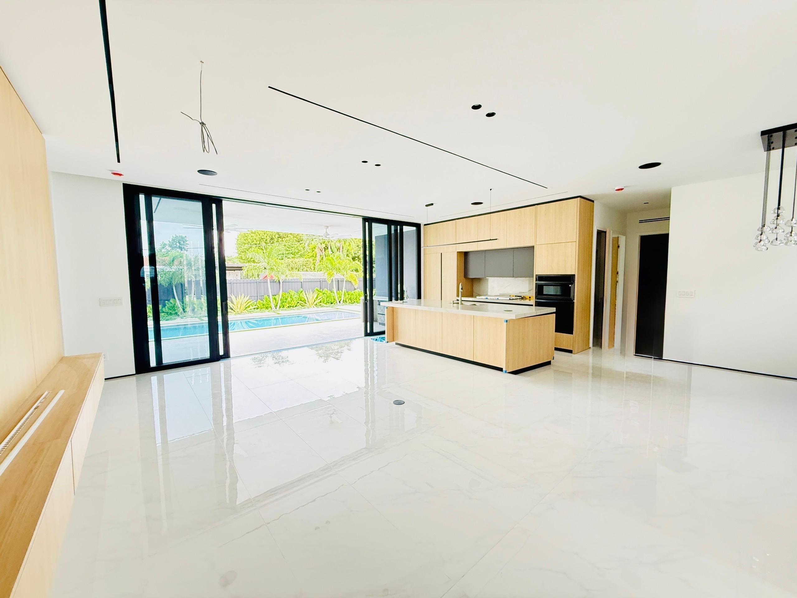 8966 SW 40th, Miami FL 33165