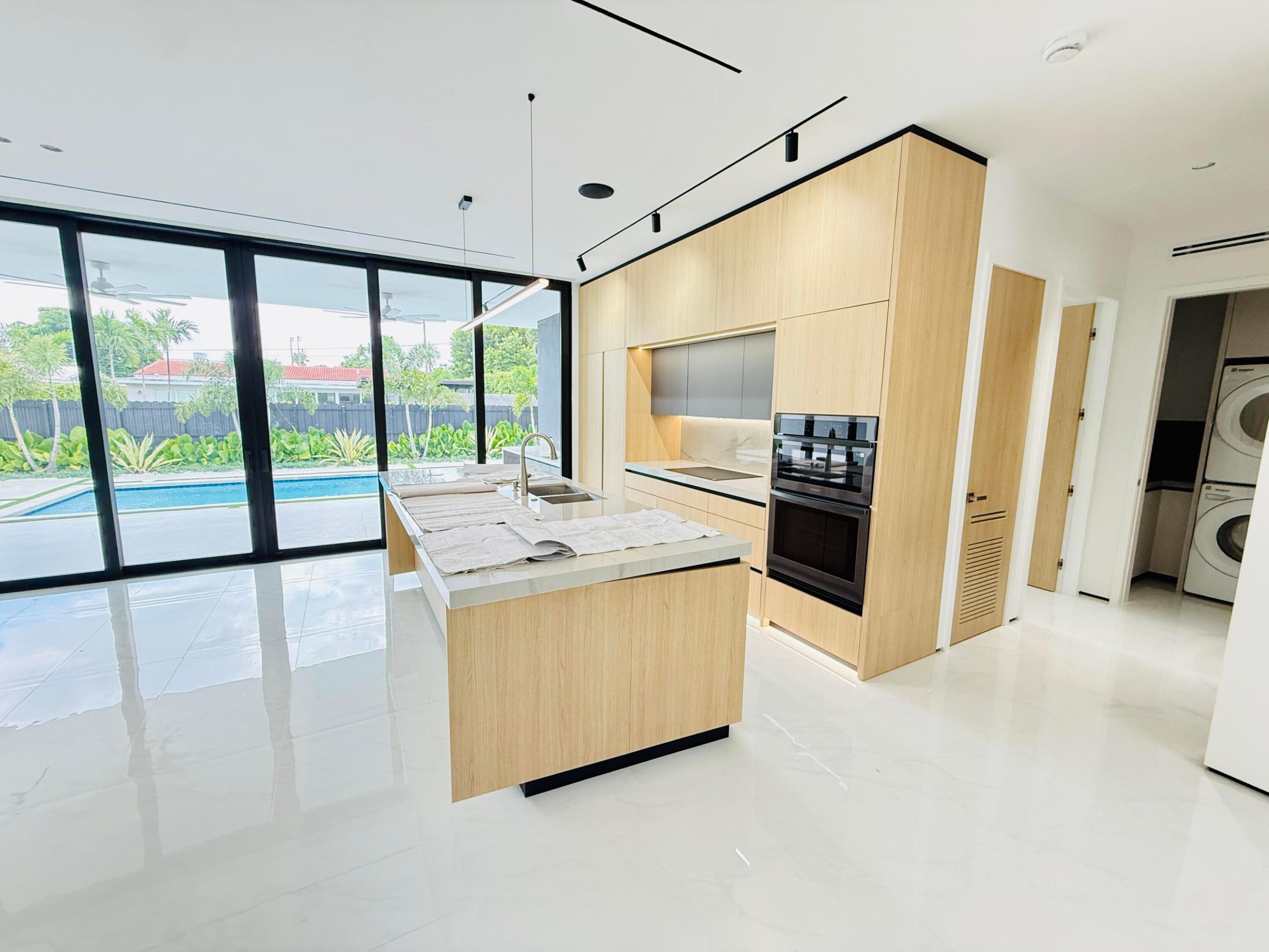 8966 SW 40th, Miami FL 33165