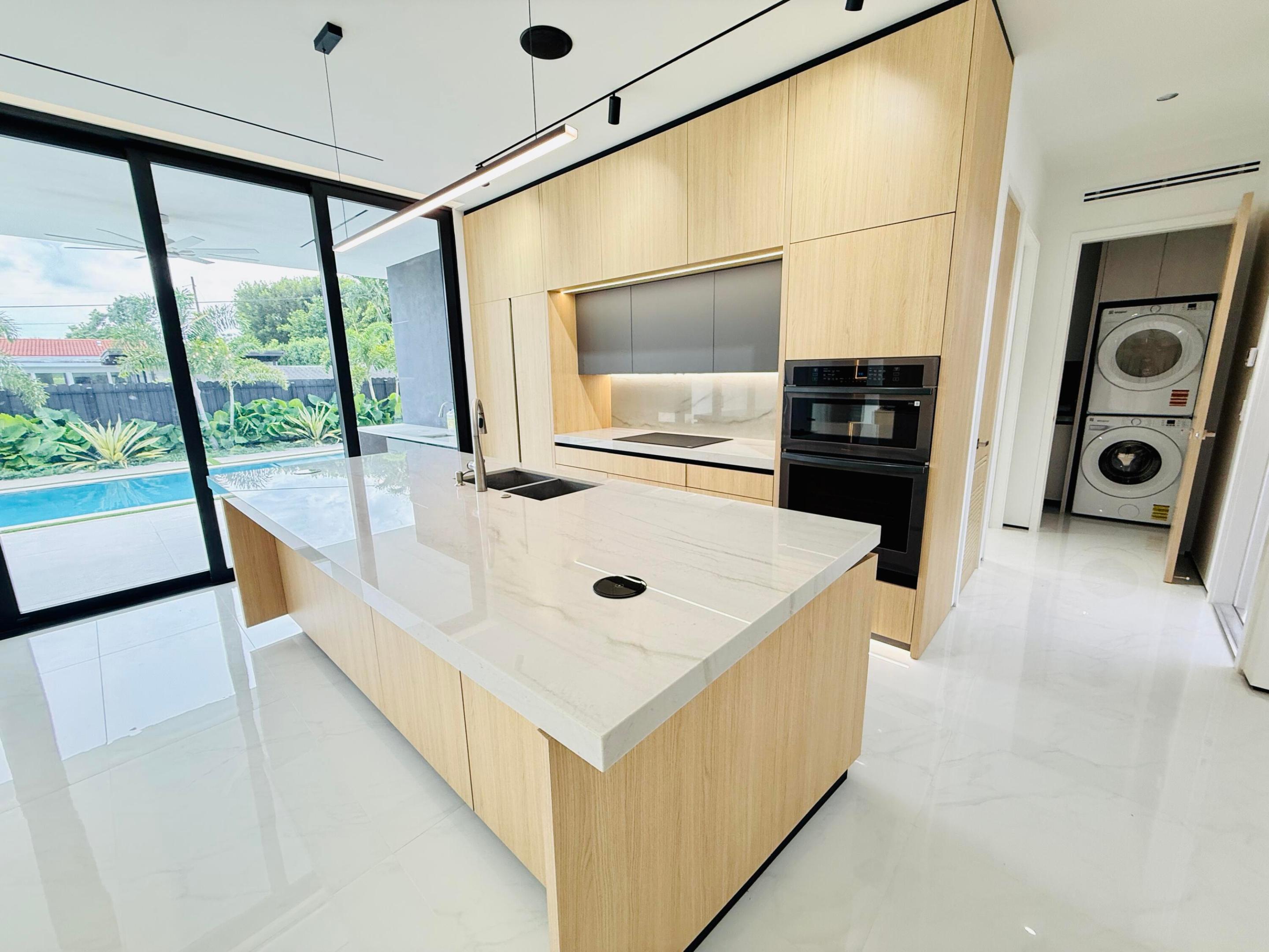 8966 SW 40th, Miami FL 33165