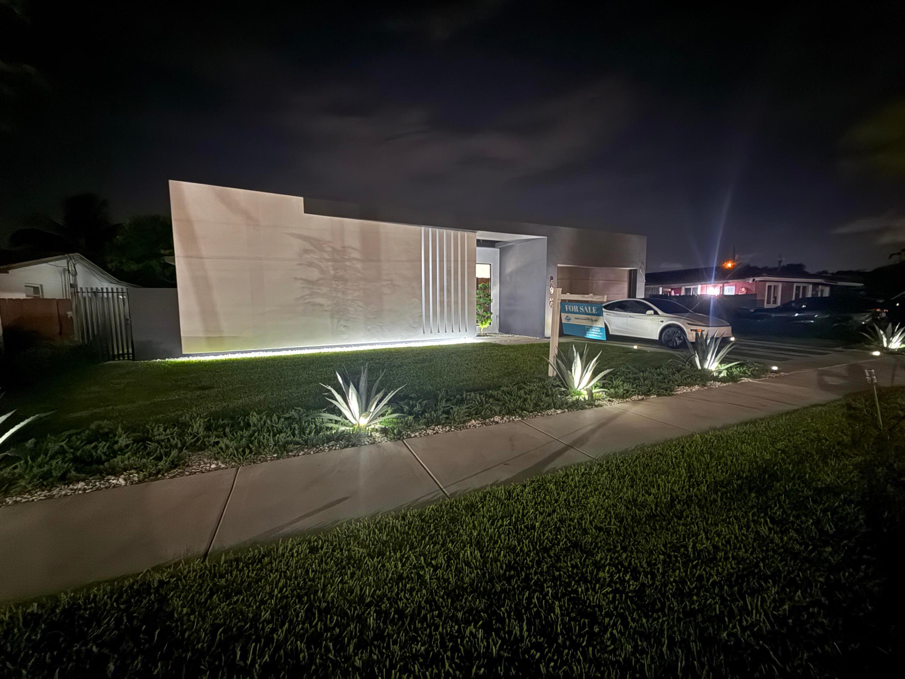 8966 SW 40th, Miami FL 33165