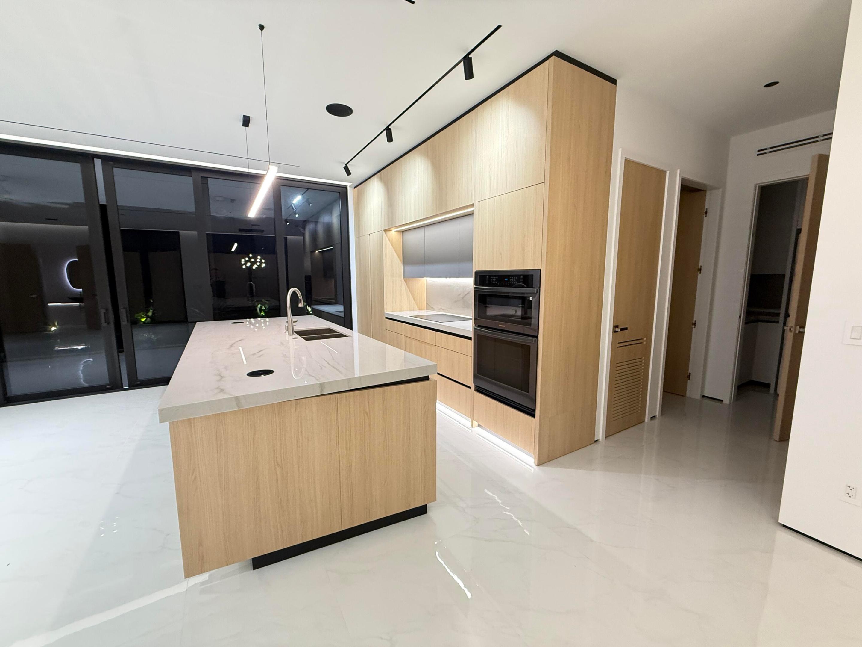 8966 SW 40th, Miami FL 33165