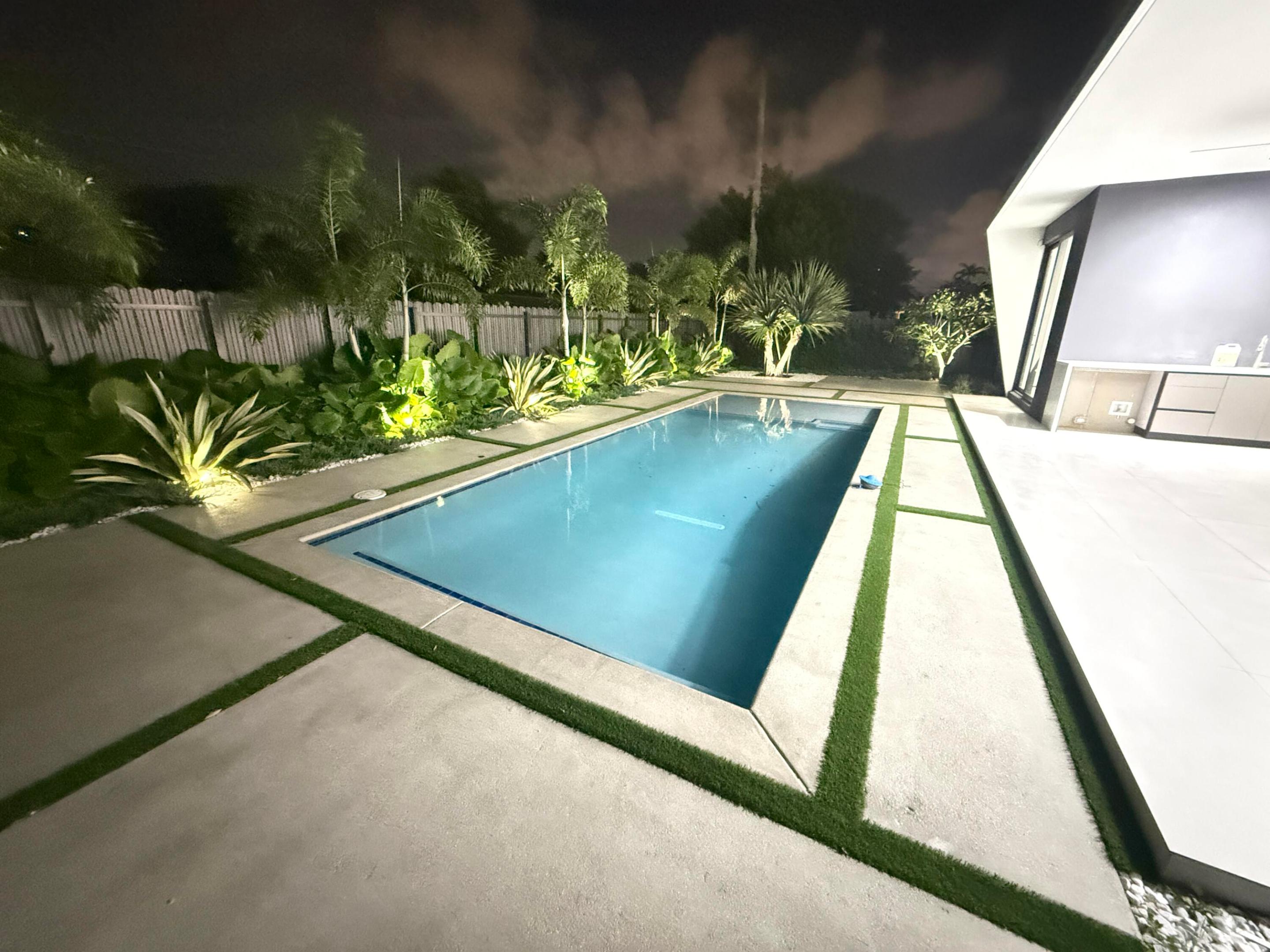 8966 SW 40th, Miami FL 33165