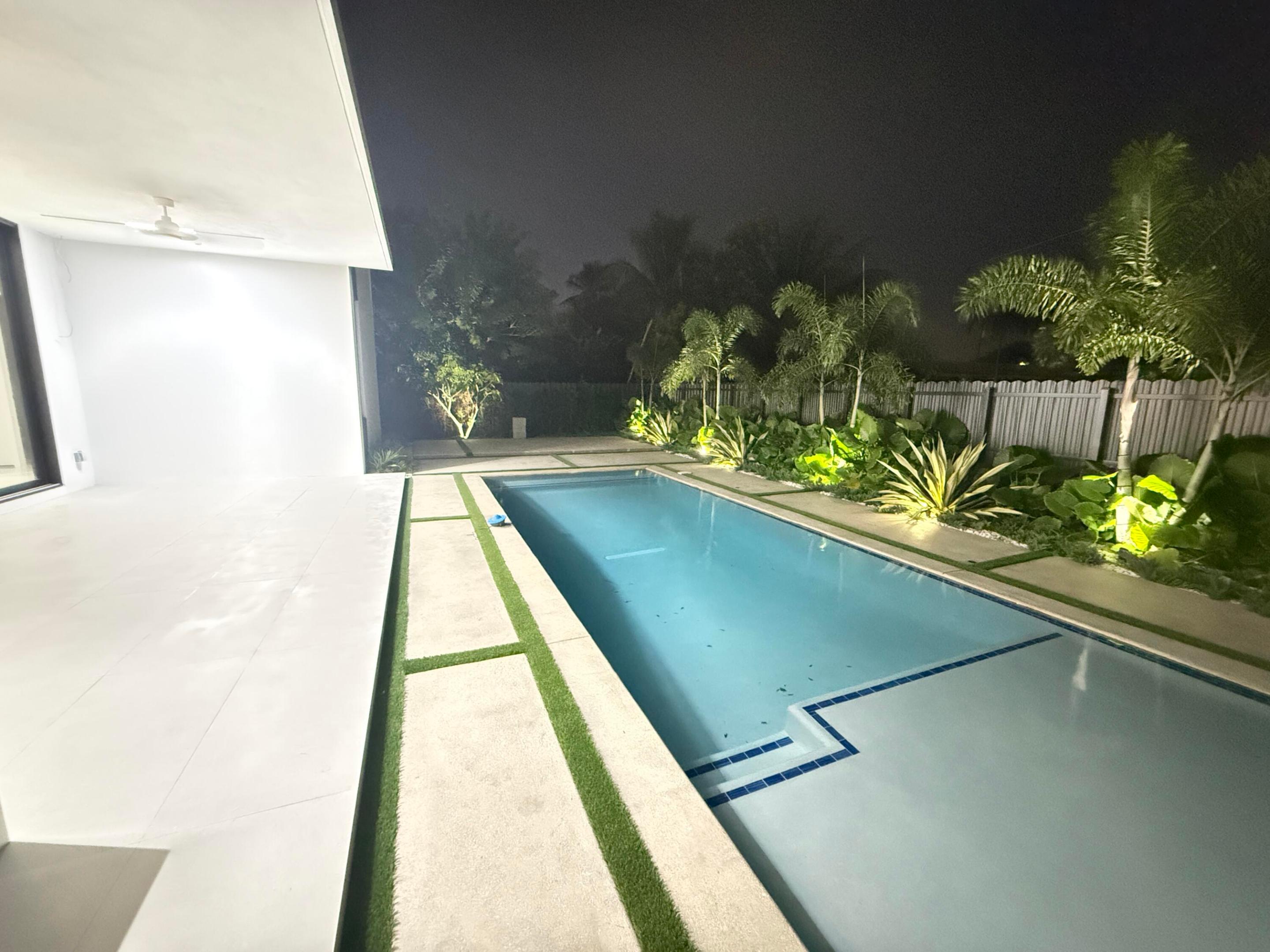 8966 SW 40th, Miami FL 33165