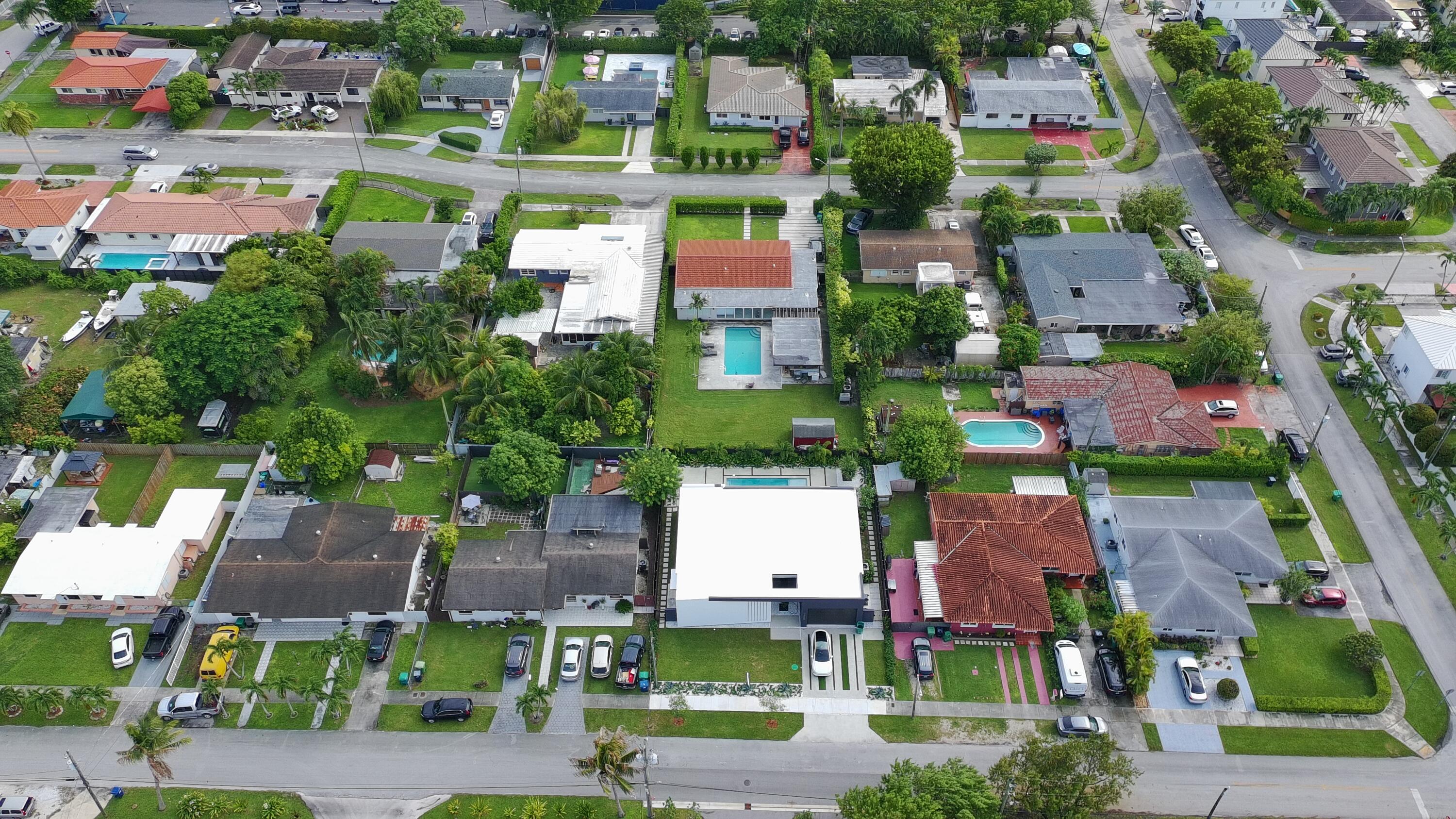 8966 SW 40th, Miami FL 33165