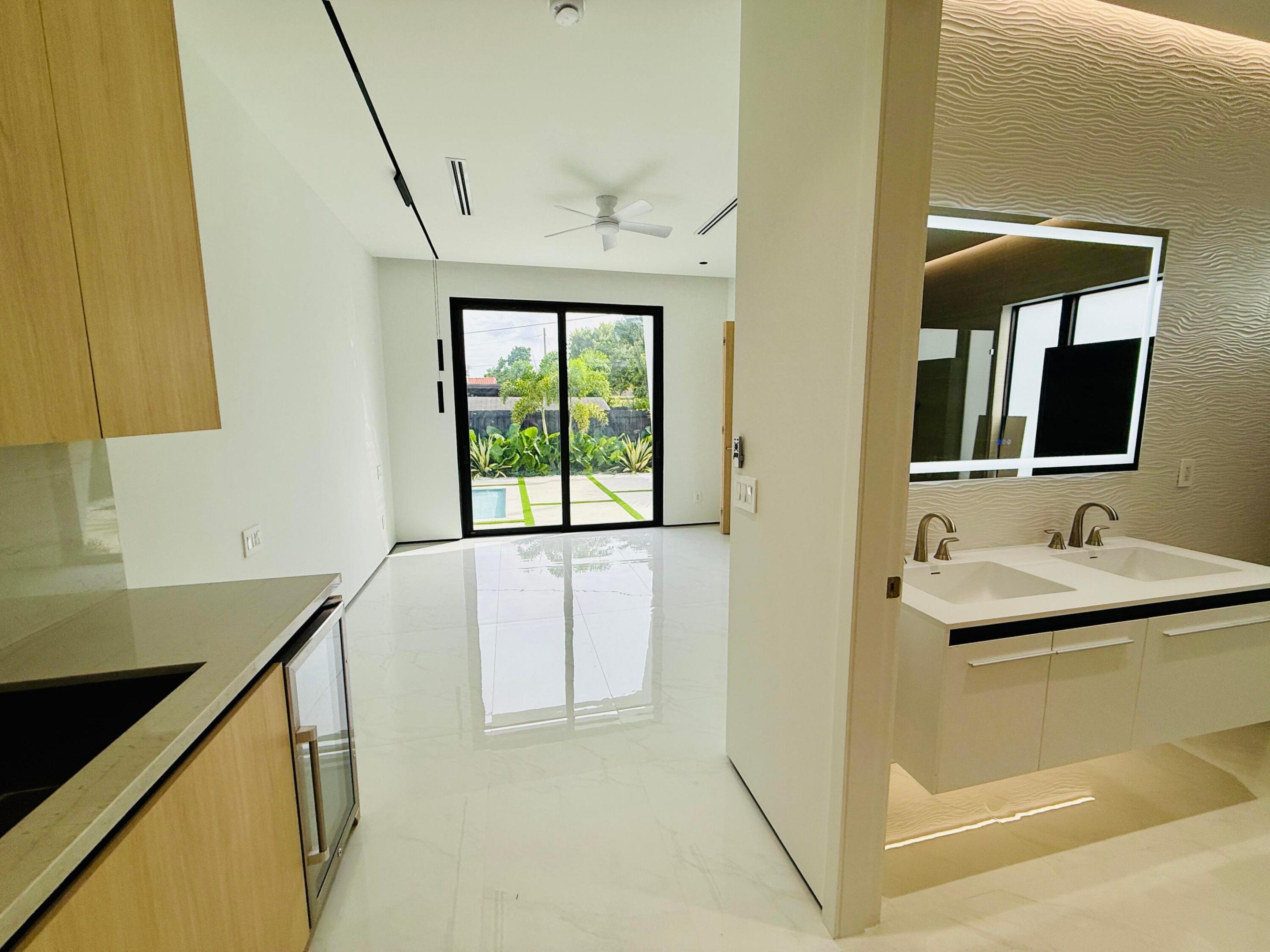 8966 SW 40th, Miami FL 33165