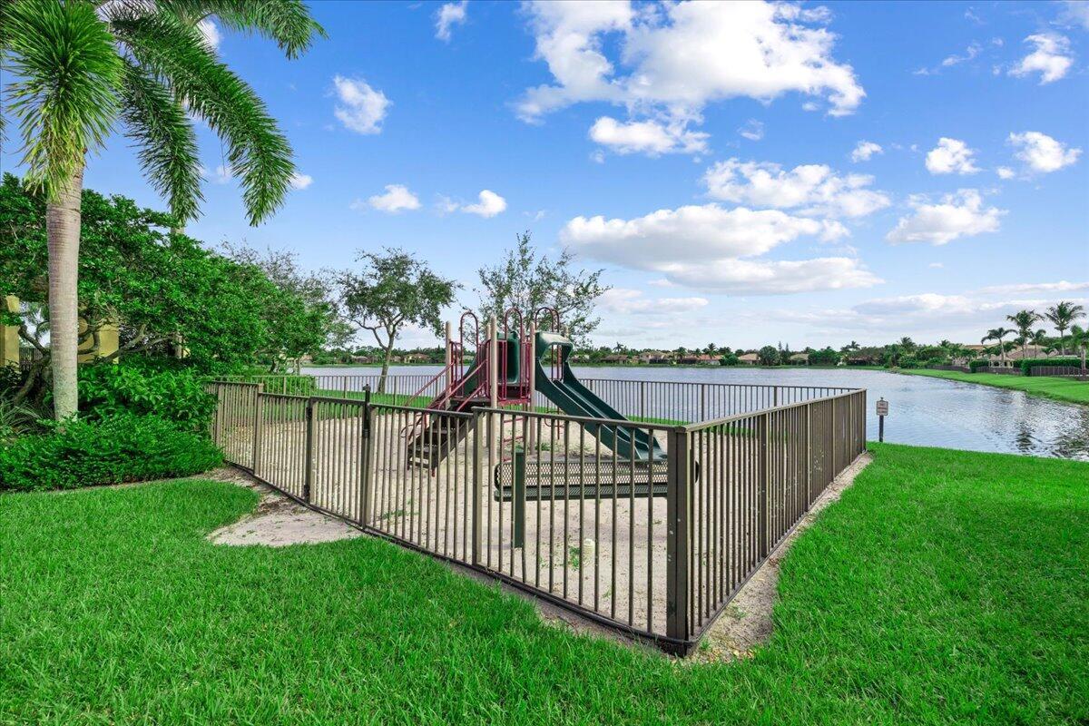 1575 Newhaven Point, West Palm Beach FL 33411