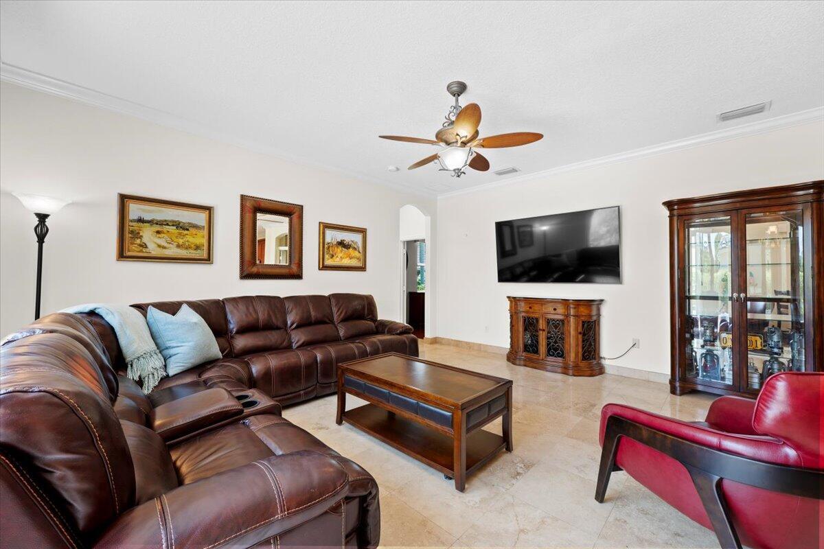 1575 Newhaven Point, West Palm Beach FL 33411