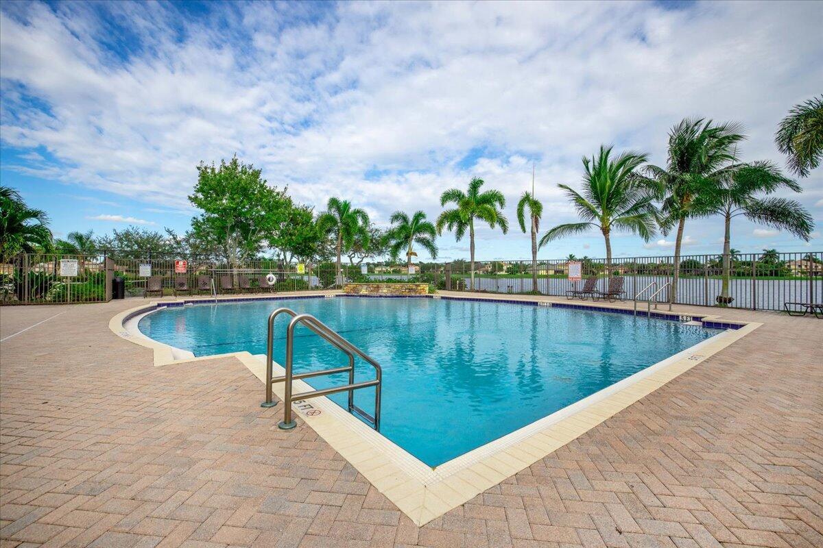 1575 Newhaven Point, West Palm Beach FL 33411