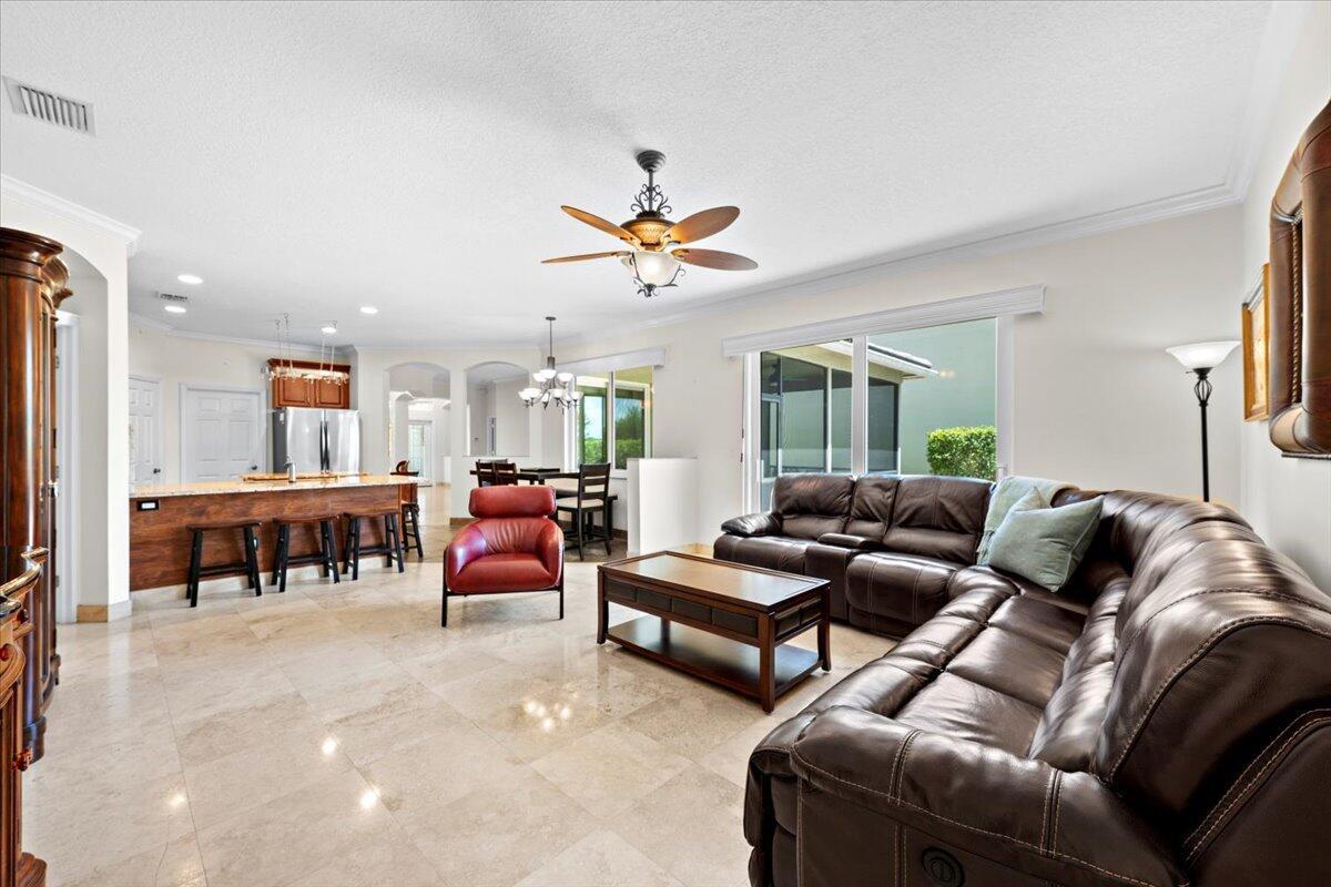 1575 Newhaven Point, West Palm Beach FL 33411