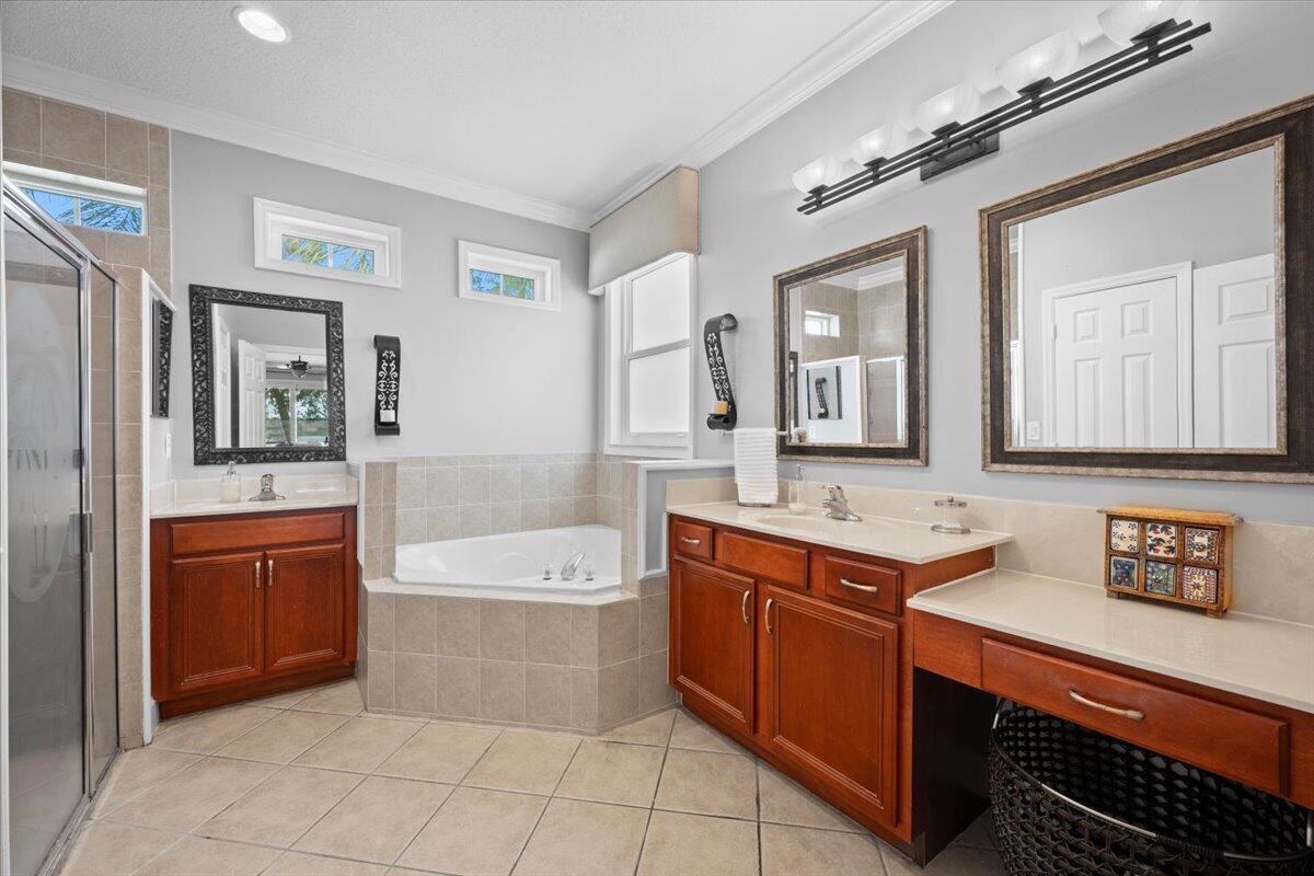 1575 Newhaven Point, West Palm Beach FL 33411