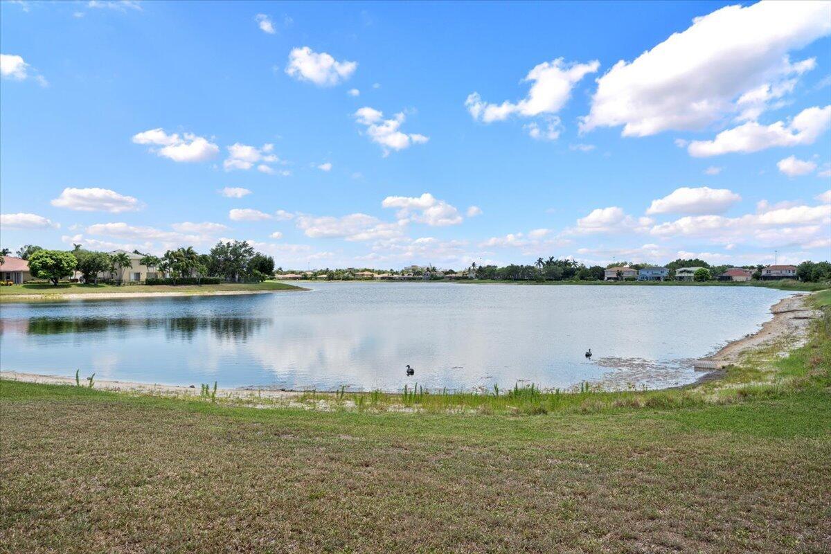 1575 Newhaven Point, West Palm Beach FL 33411