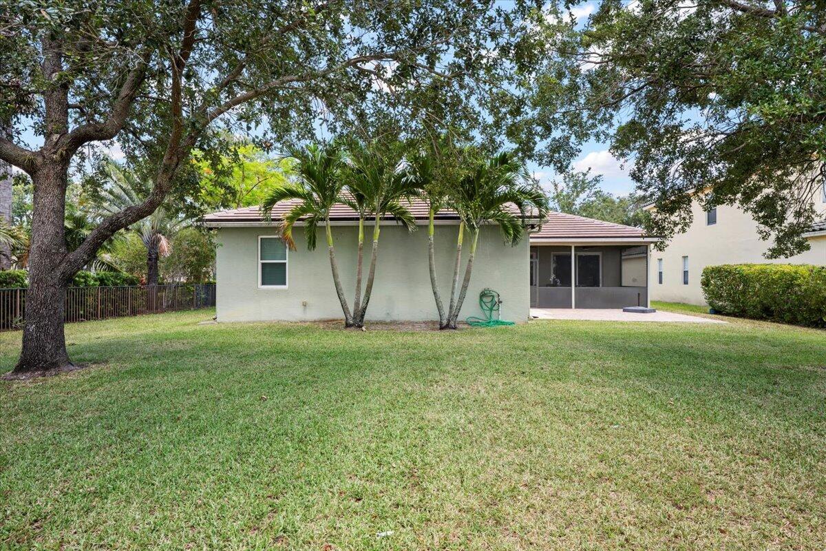 1575 Newhaven Point, West Palm Beach FL 33411