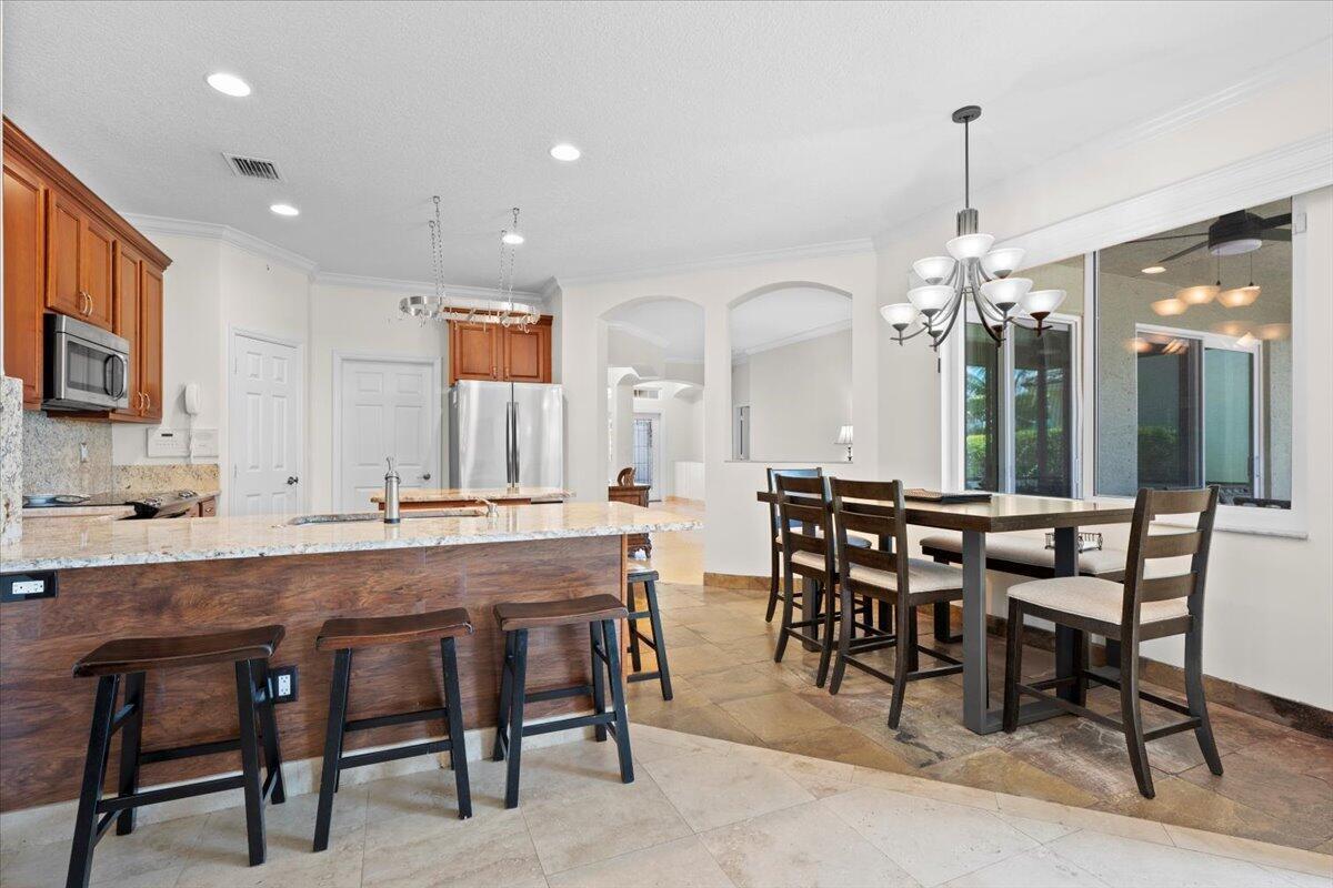 1575 Newhaven Point, West Palm Beach FL 33411
