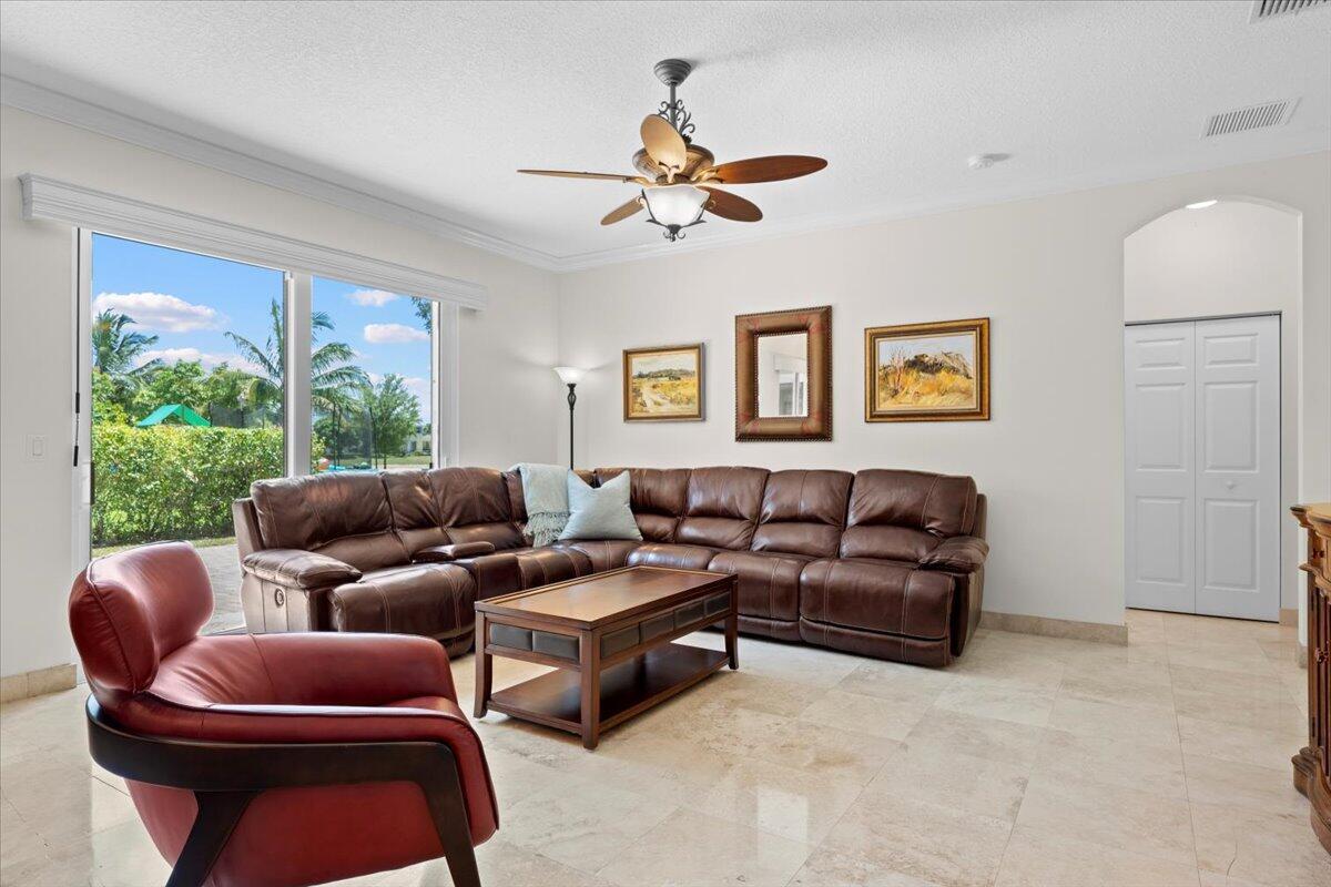 1575 Newhaven Point, West Palm Beach FL 33411
