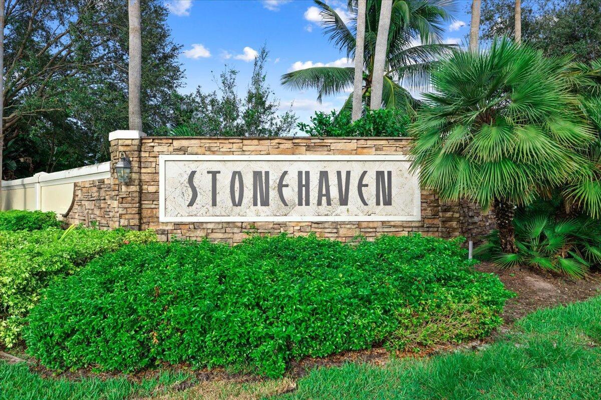 1575 Newhaven Point, West Palm Beach FL 33411
