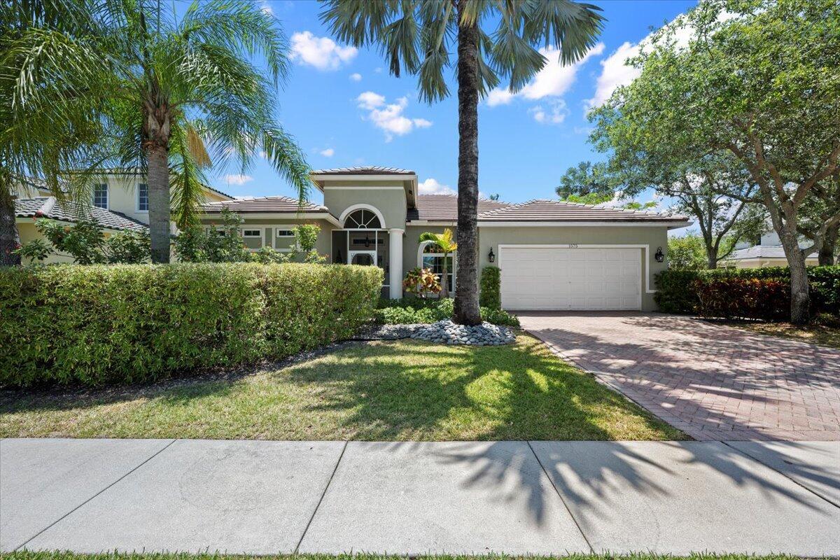 1575 Newhaven Point, West Palm Beach FL 33411