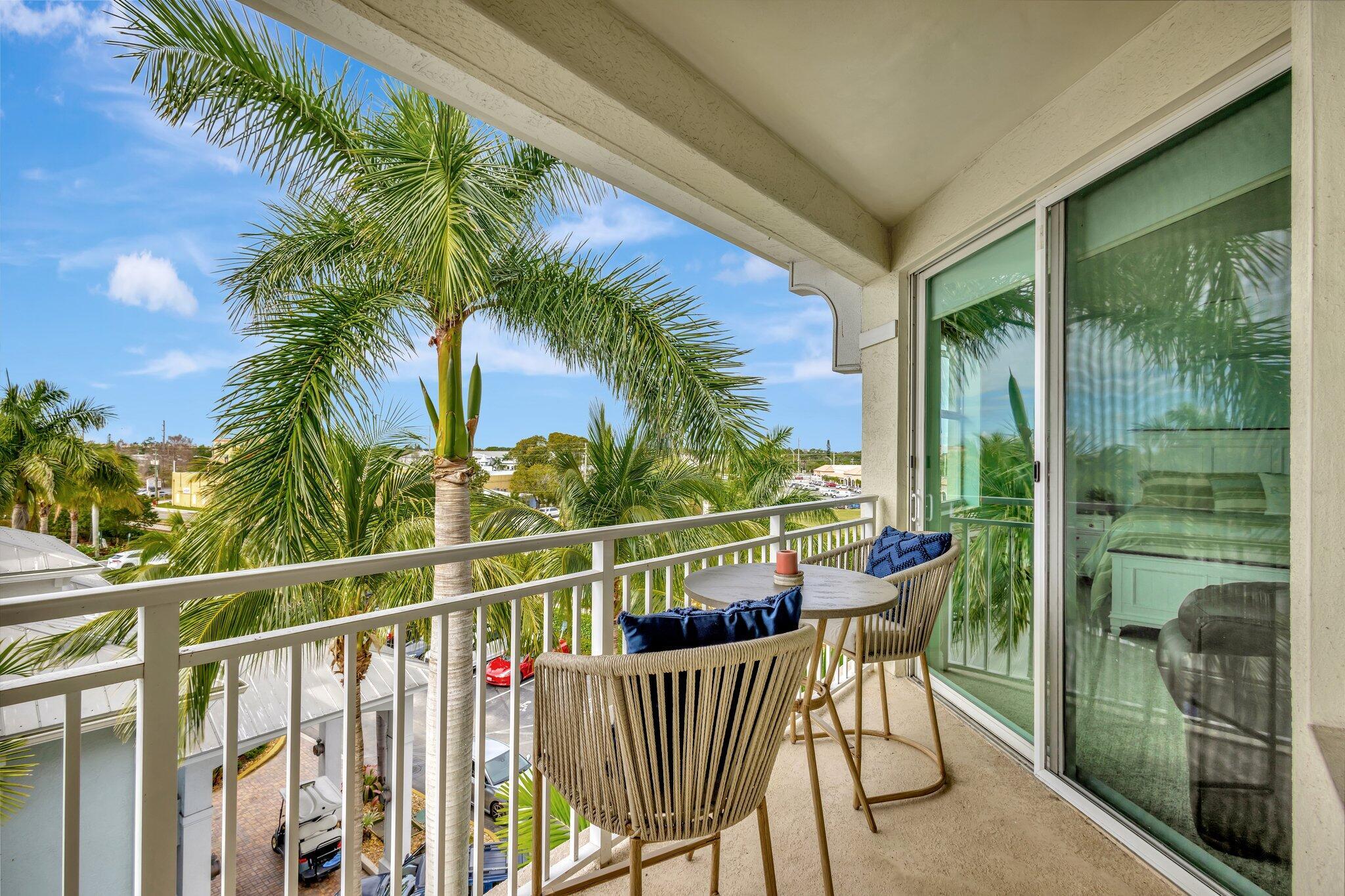 975 NW Flagler #407, Stuart FL 34994