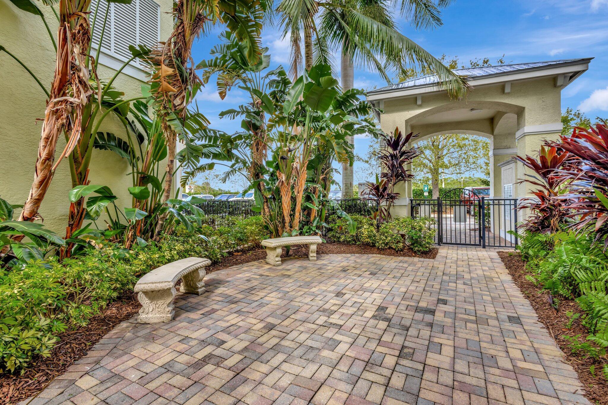 975 NW Flagler #407, Stuart FL 34994