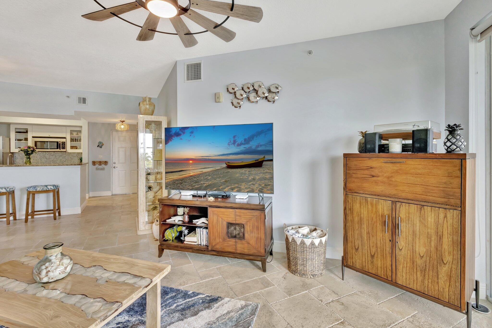 975 NW Flagler #407, Stuart FL 34994