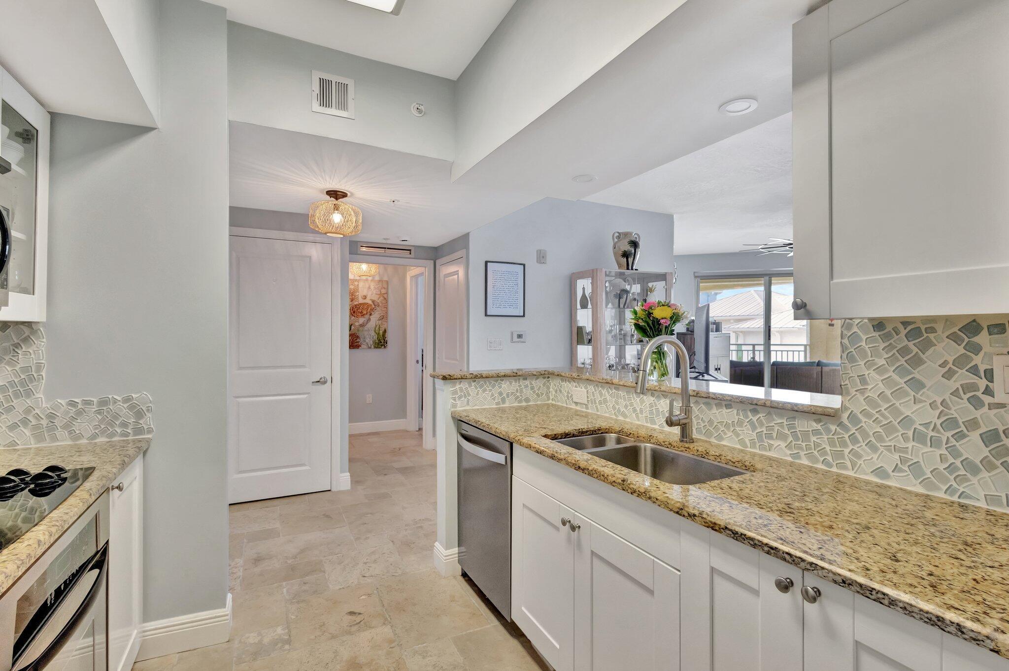 975 NW Flagler #407, Stuart FL 34994