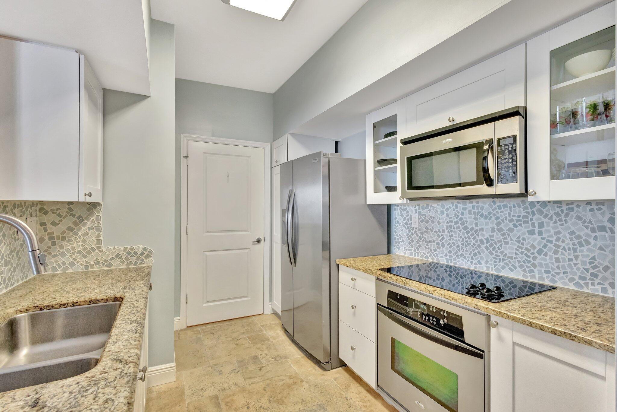 975 NW Flagler #407, Stuart FL 34994
