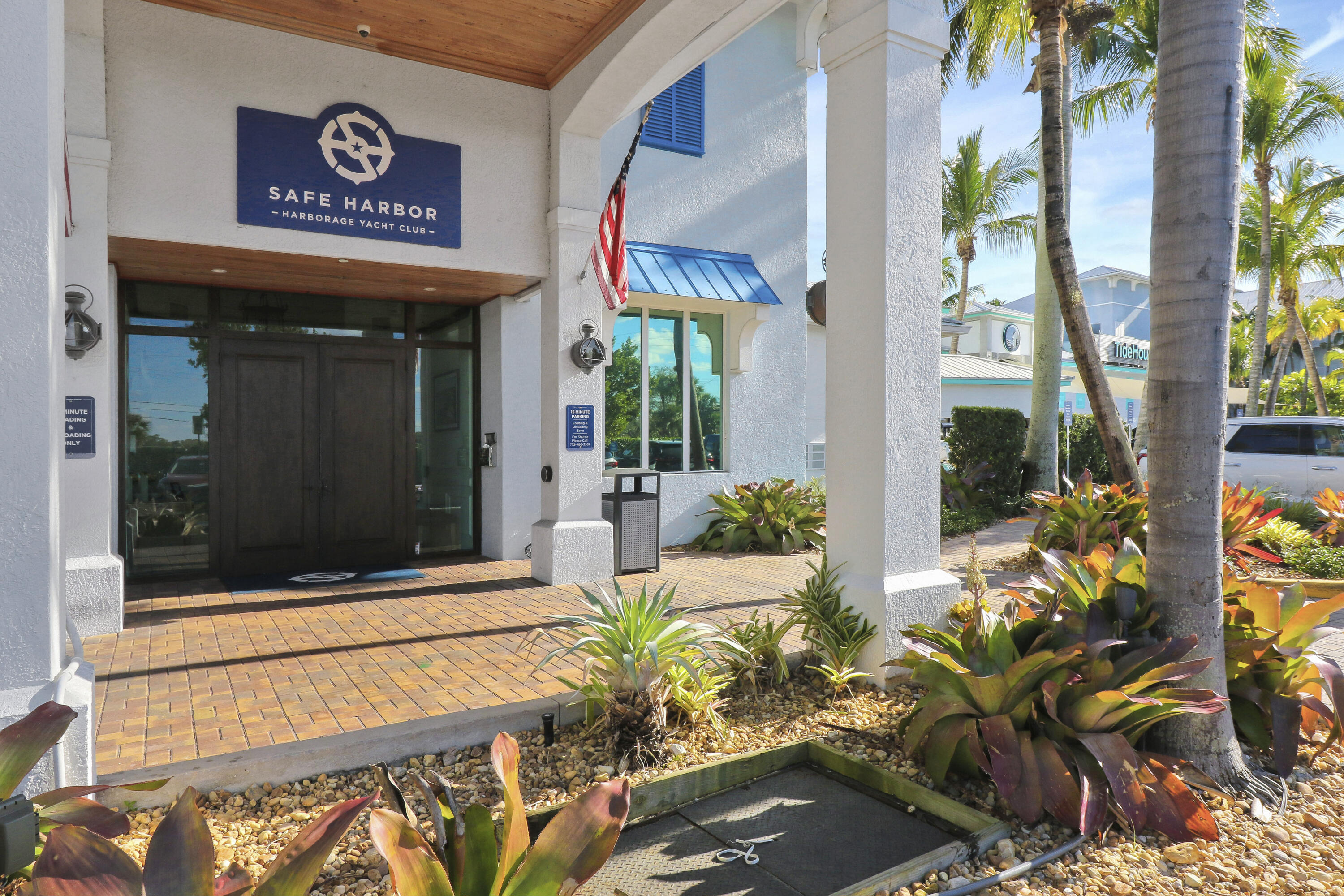 975 NW Flagler #407, Stuart FL 34994