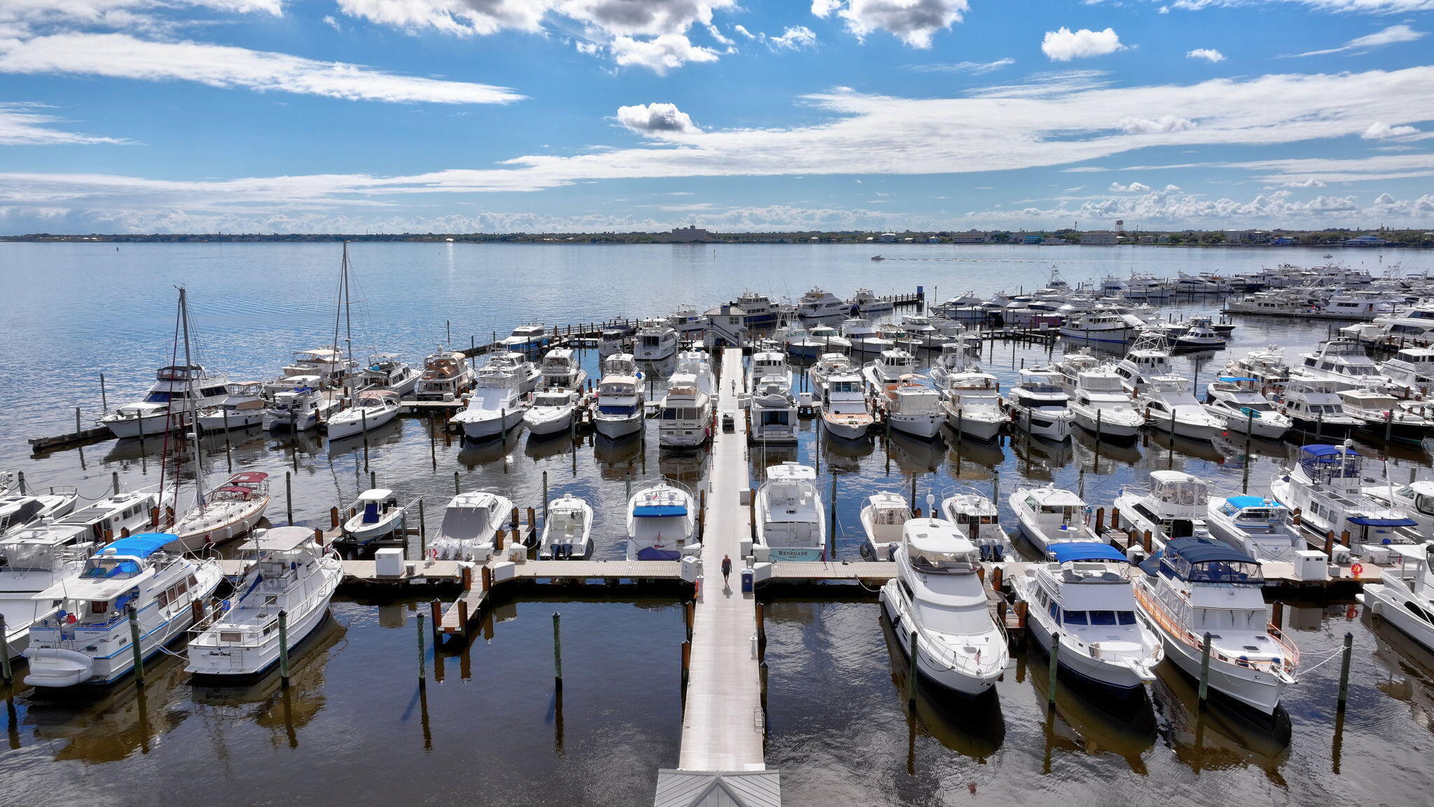975 NW Flagler #407, Stuart FL 34994