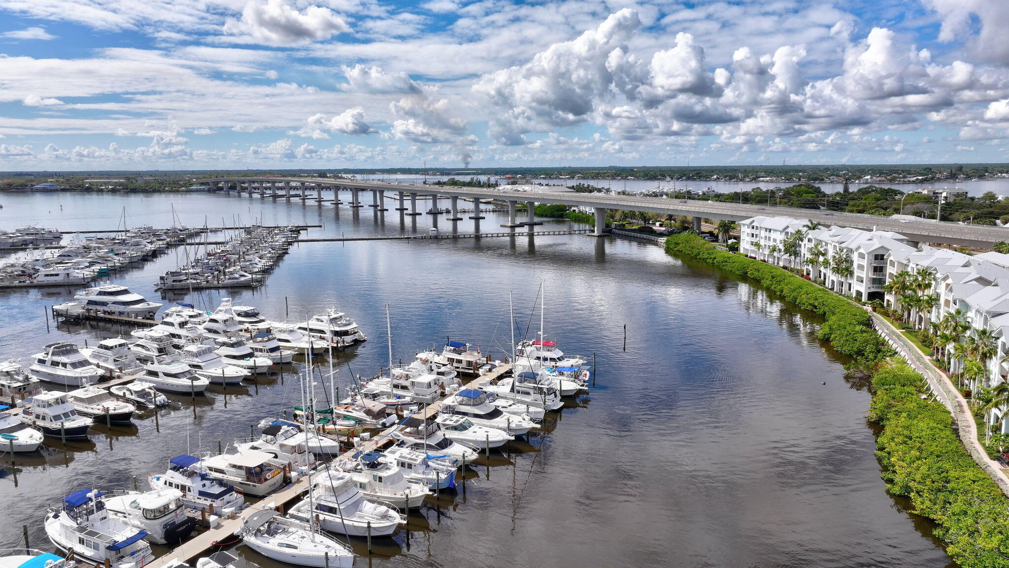 975 NW Flagler #407, Stuart FL 34994