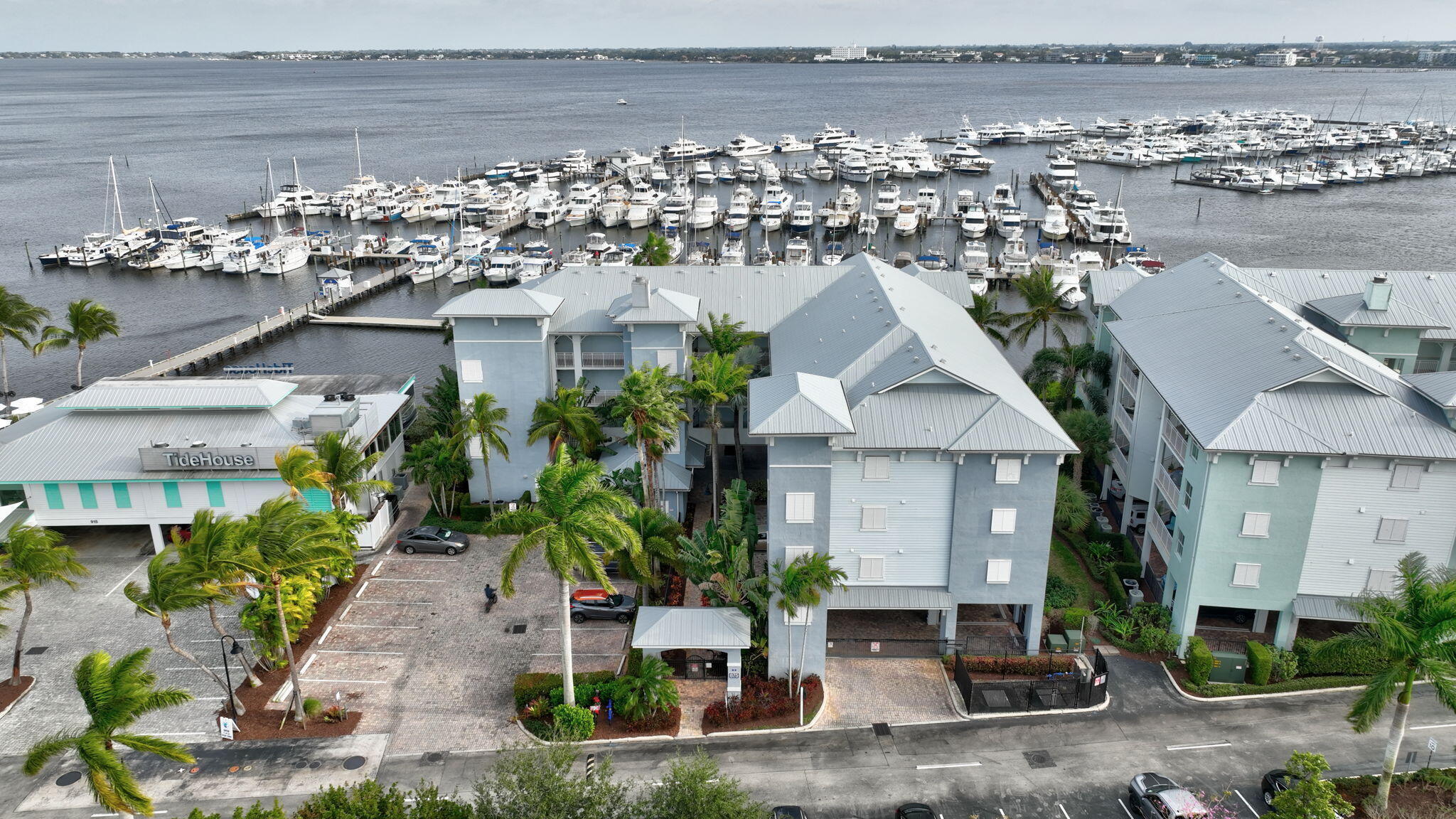 875 NW Flagler #404, Stuart FL 34994