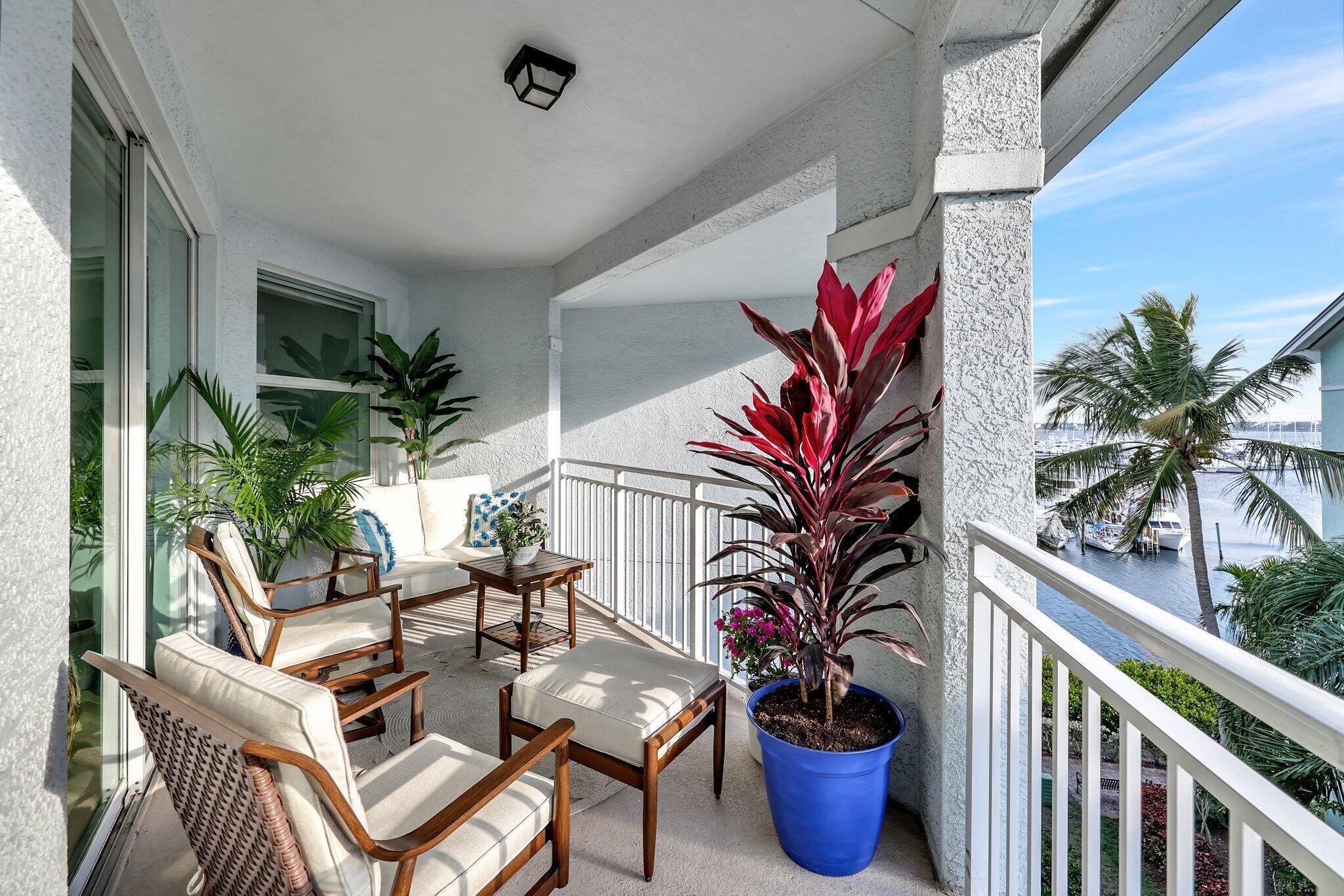 875 NW Flagler #404, Stuart FL 34994