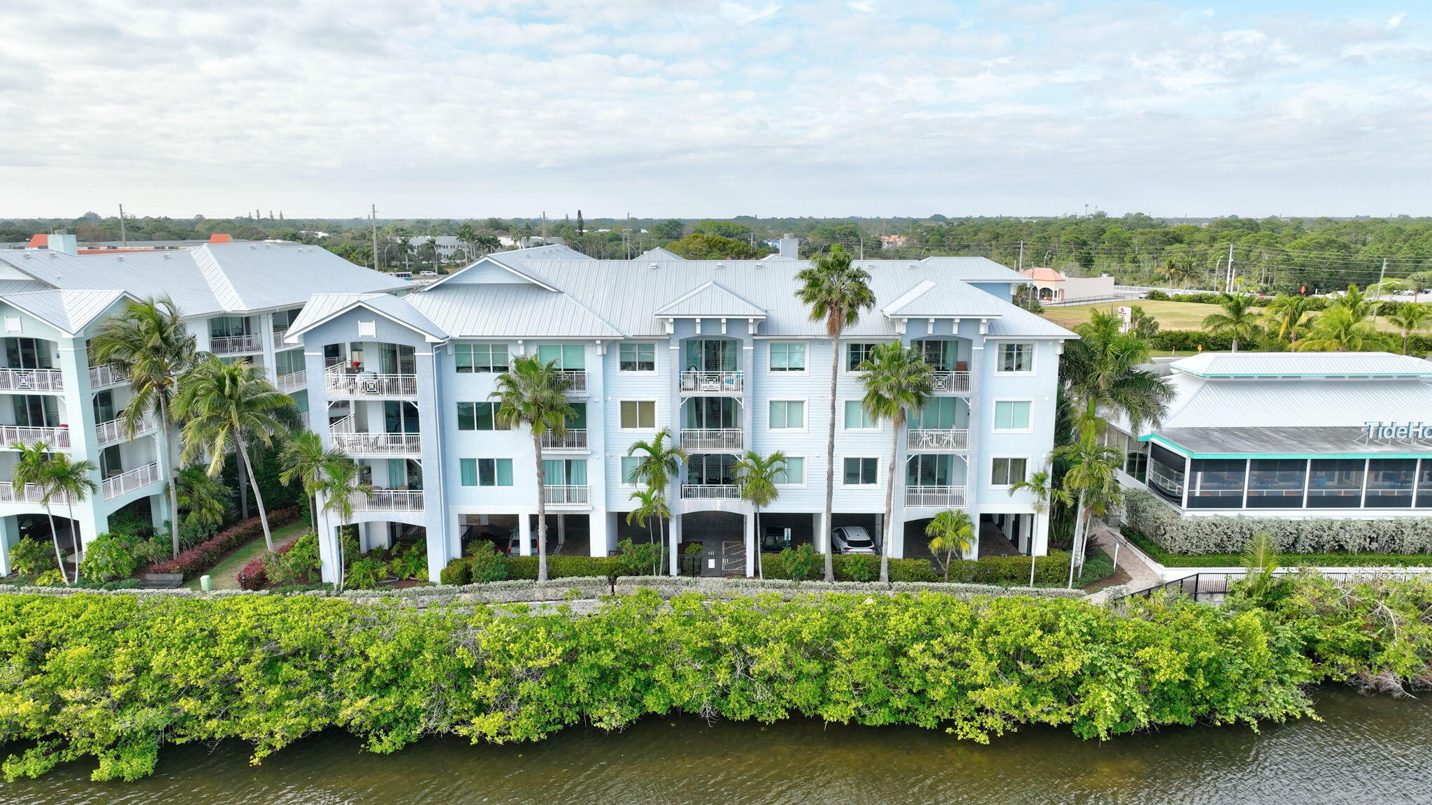 875 NW Flagler #404, Stuart FL 34994