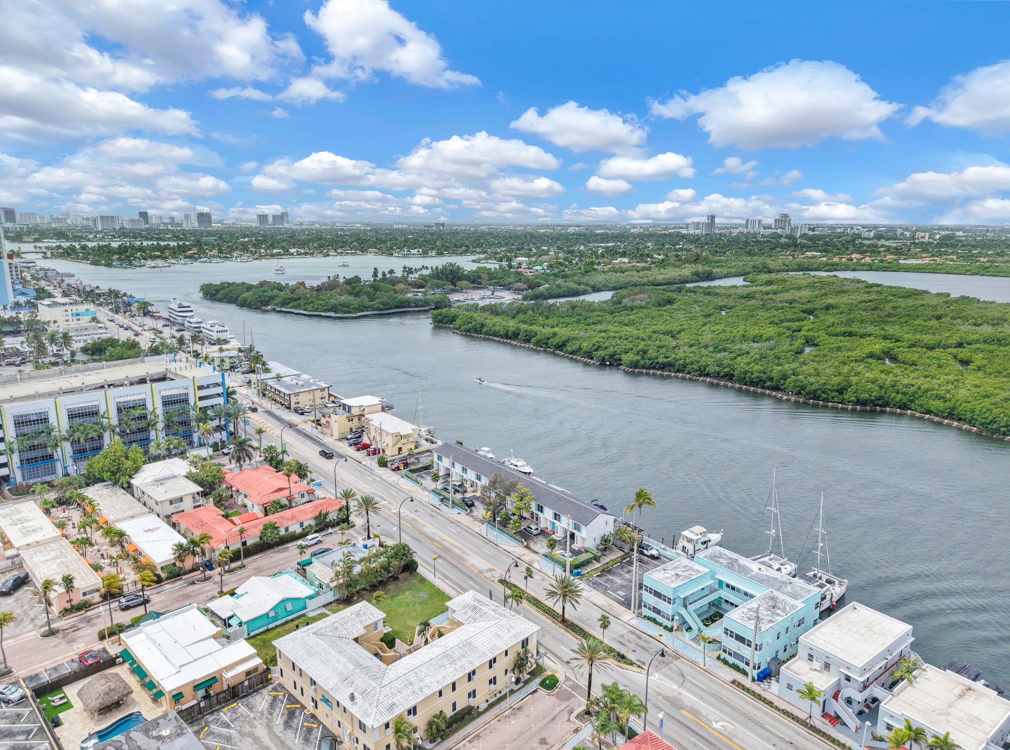 1800 N Ocean #204, Hollywood FL 33019
